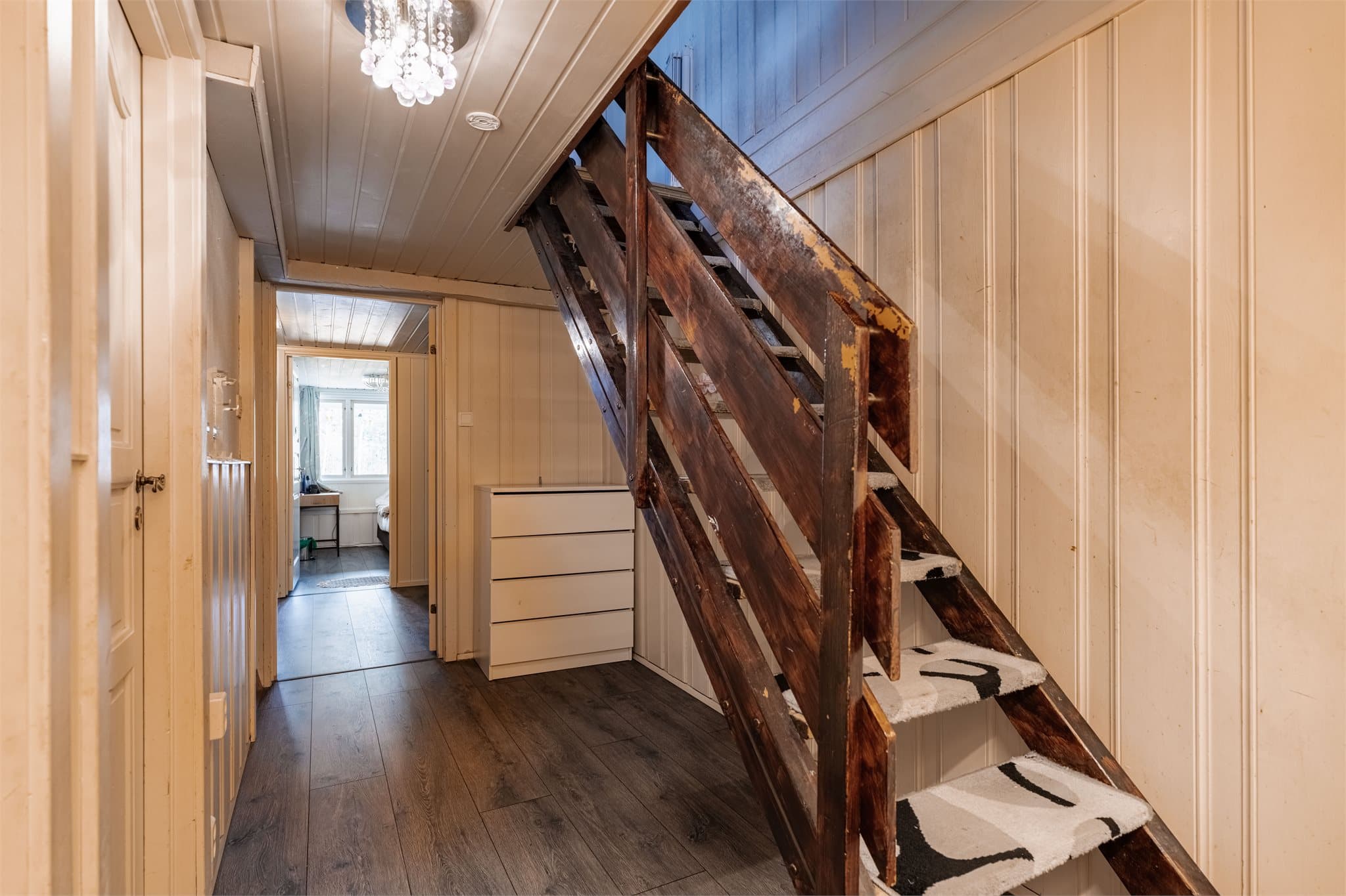 Trapperommet som leder ned til underetasjen.