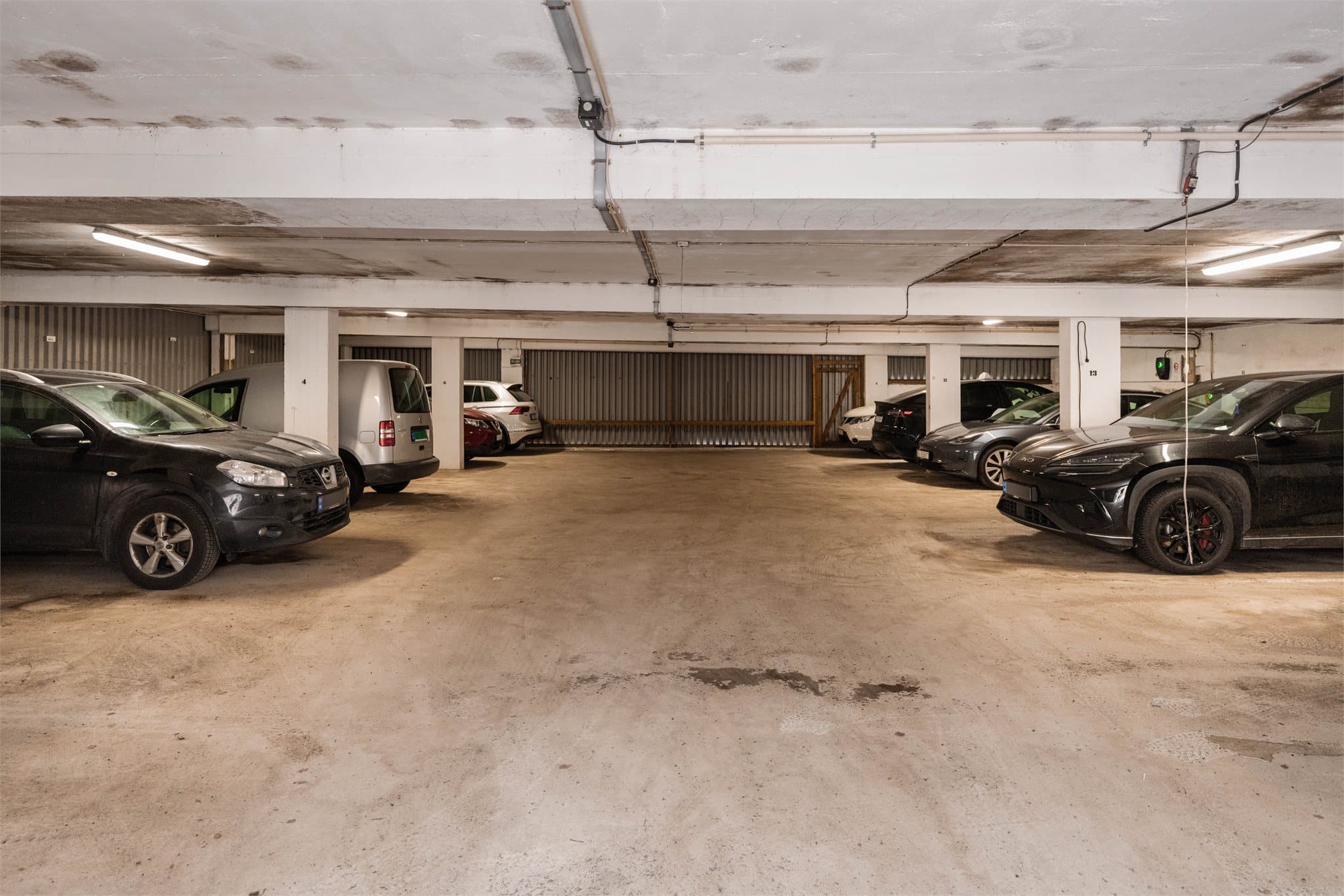 Parkering i felles garasjeanlegg.