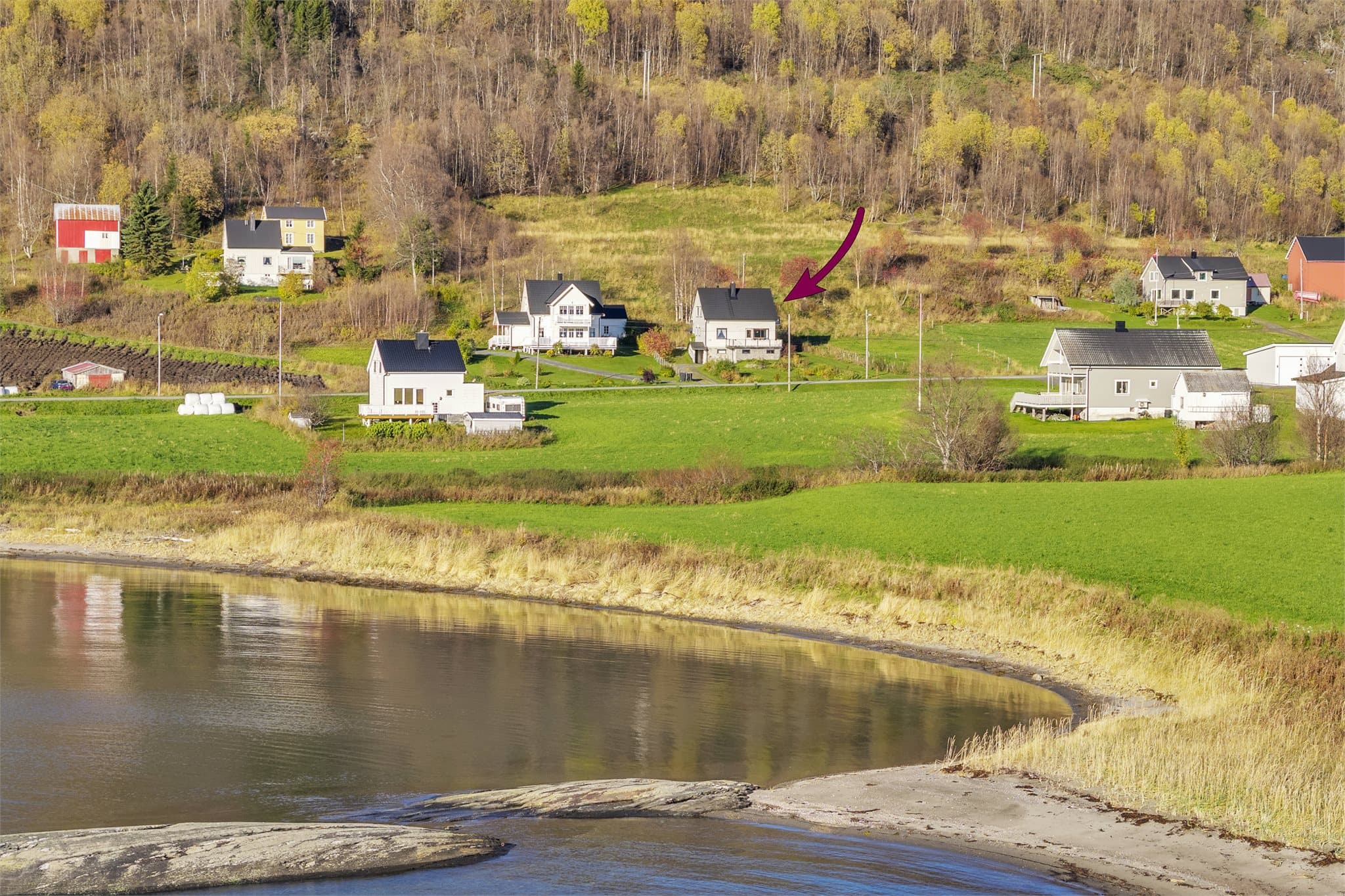 Landlig og naturskjønn beliggenhet men likevel kort vei til Bjerkvik og Narvik