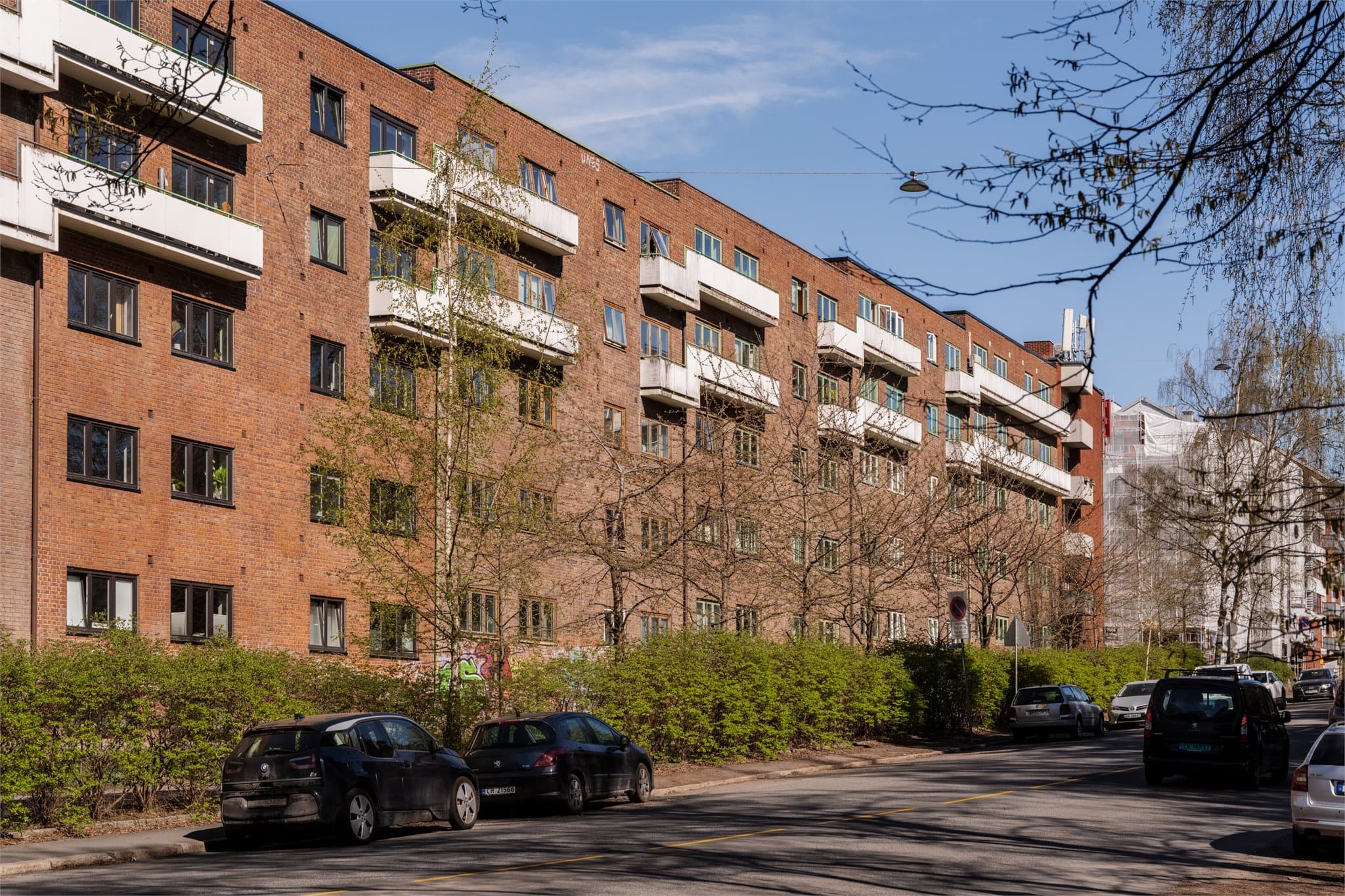 Her bor du med umiddelbar nærhet til Botanisk hage og kort vei til flere nærliggende parker samt kollektivtransport som tar deg videre.