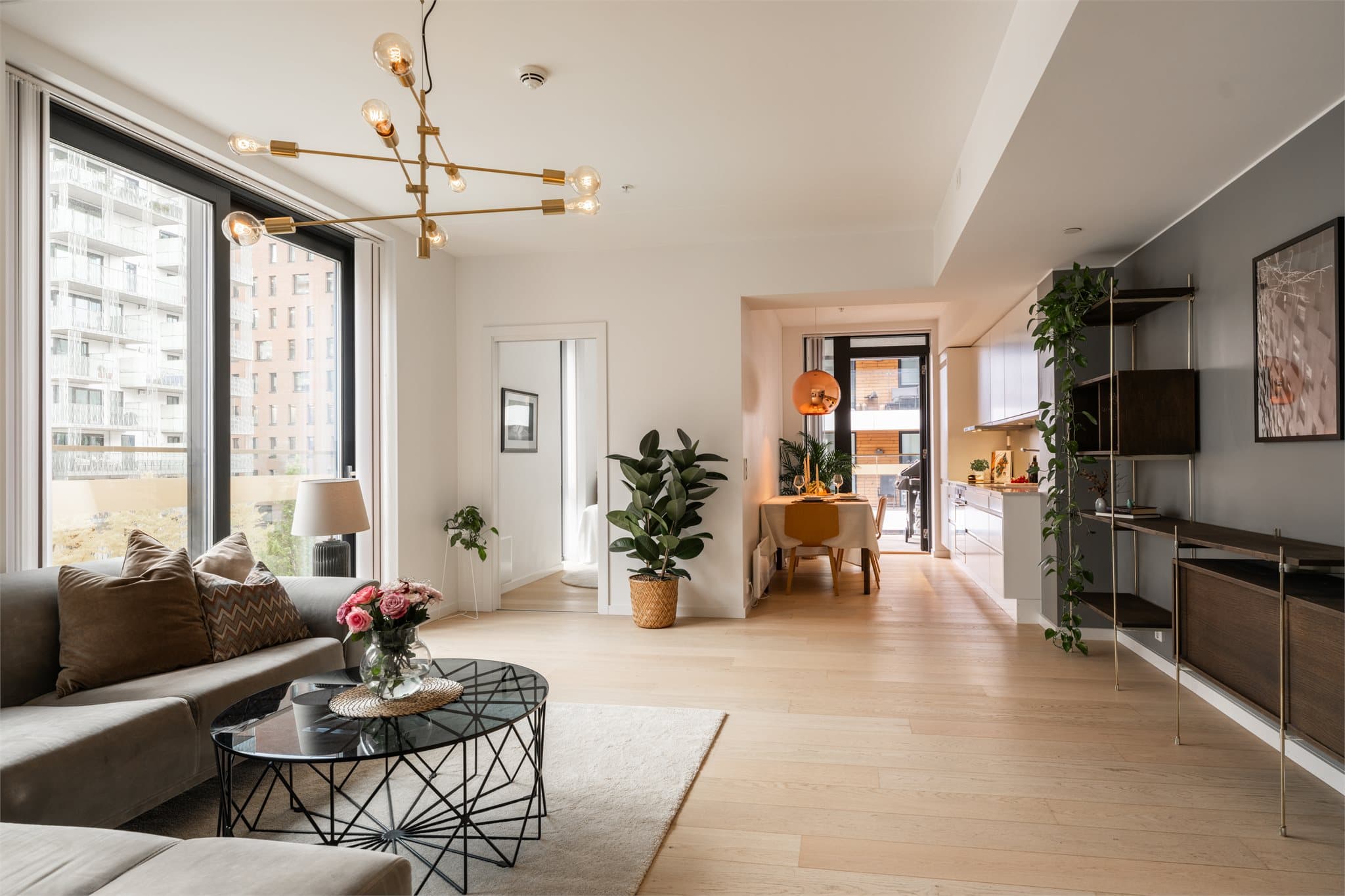 Ruben Knutsen v/ Emera eiendomsmegling har gleden av å presentere Dronning Eufemias gate 53! Foto: Tigerstadenboligfoto