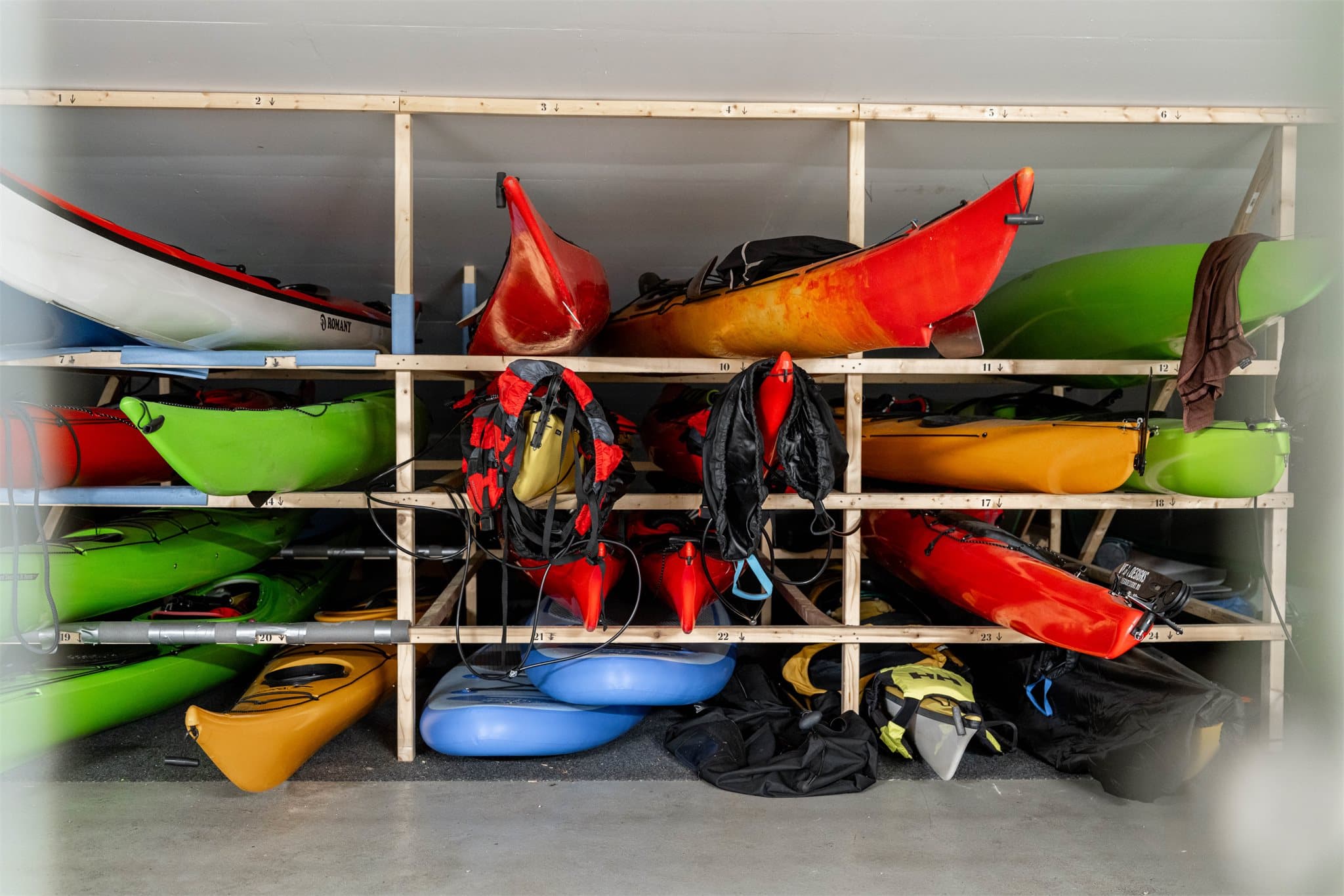 Sameiet har kjøpt inn kajakk, kano og SUP for seksjonseiernes bruk. Ved henvendelse om utlån sender man kun en rask epost.