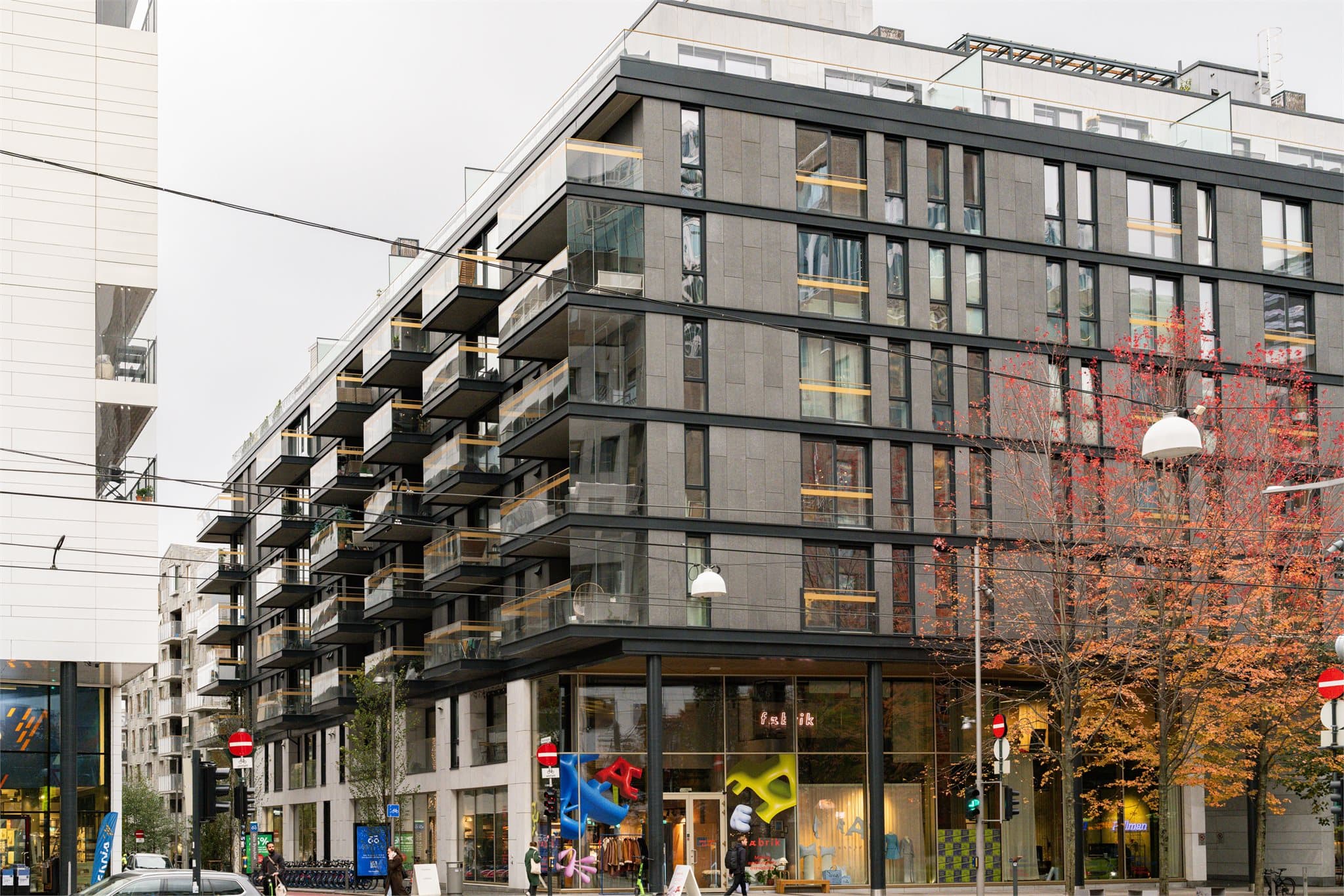 Fasaden sett fra hovedgaten Dronning Eufemias gate.