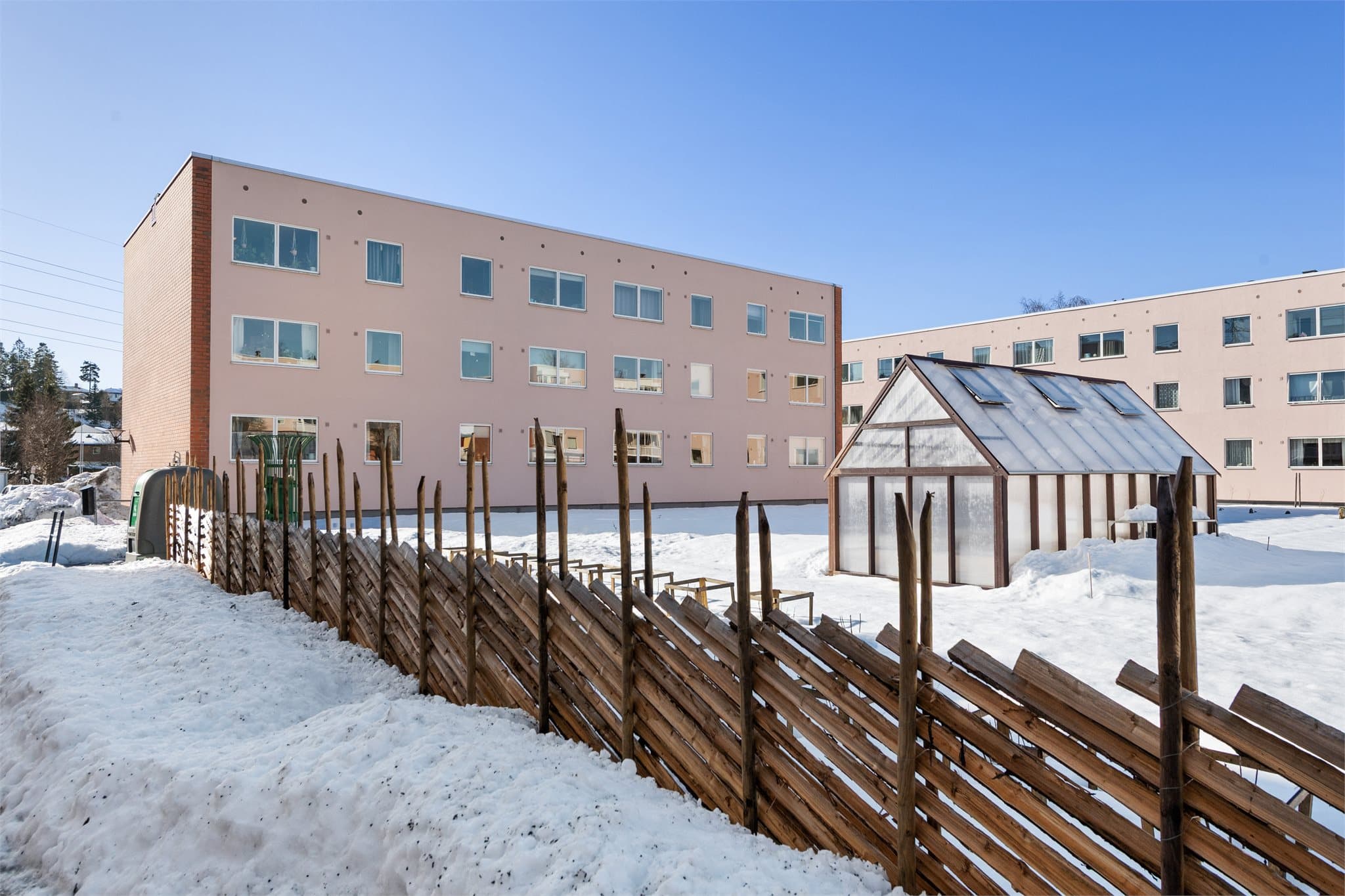 Borettslaget har i tillegg eget selskapslokale som leies ut til beboere