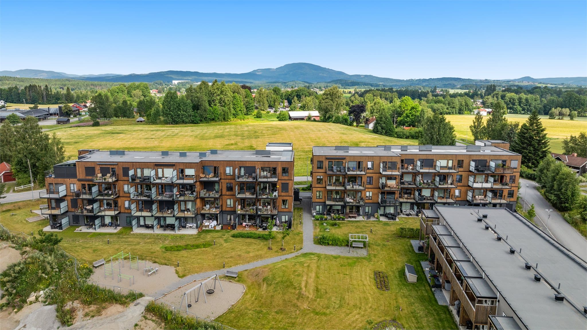 Leiligheten er vendt mot sameiets fellesområde