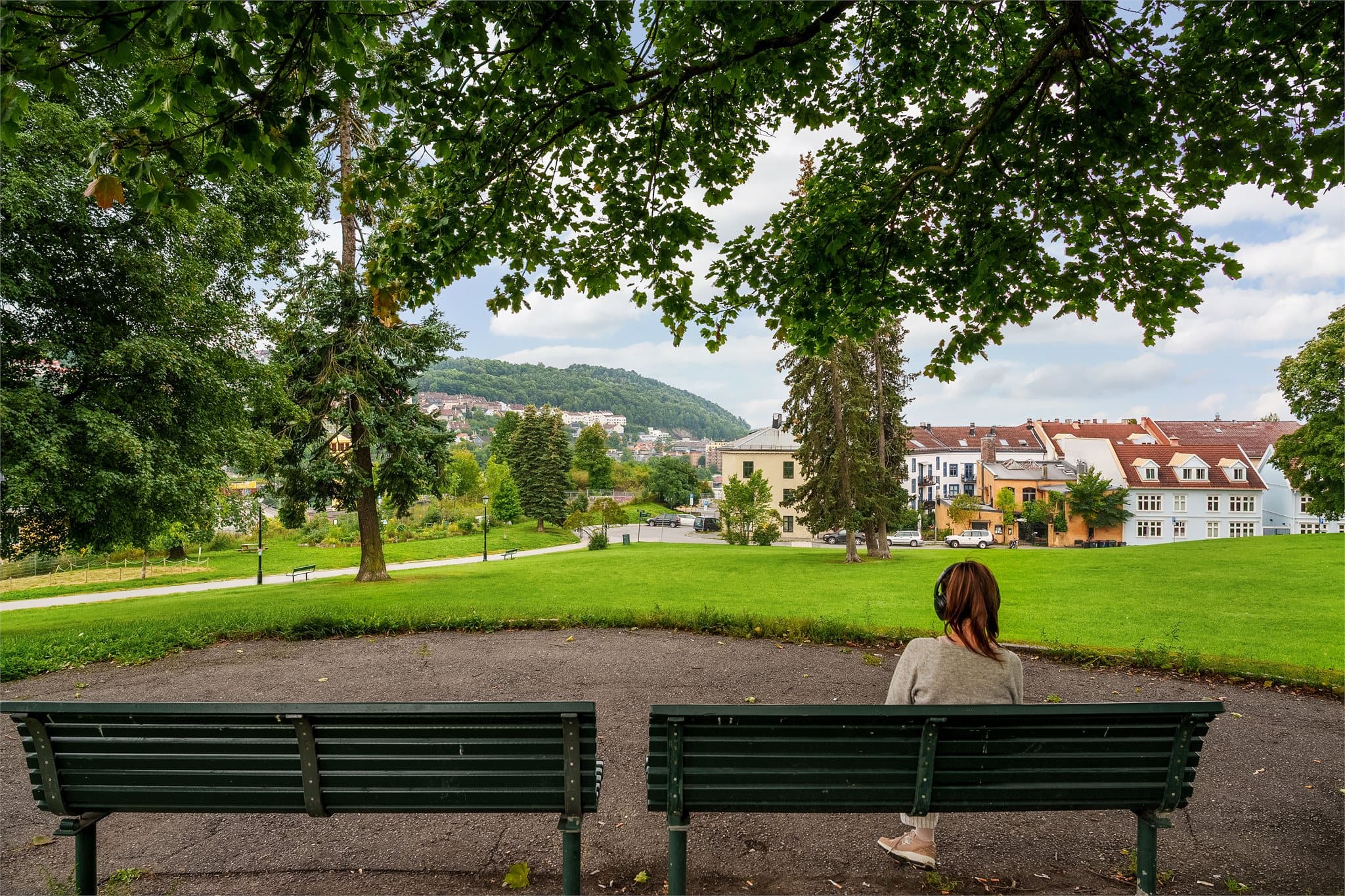 Rett utenfor døren finner du et rikt utvalg av parker og grønne rekreasjonsområder.
