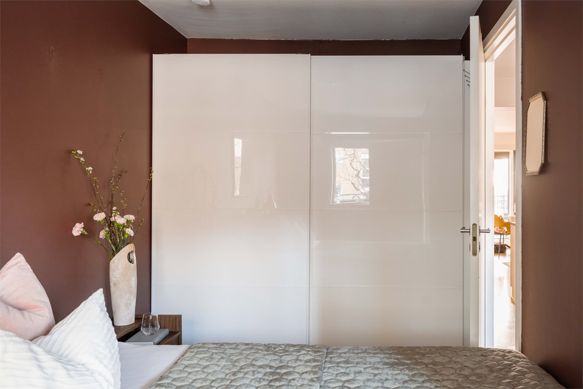 Hovedsoverommet har god plass til en romslig garderobeløsning.