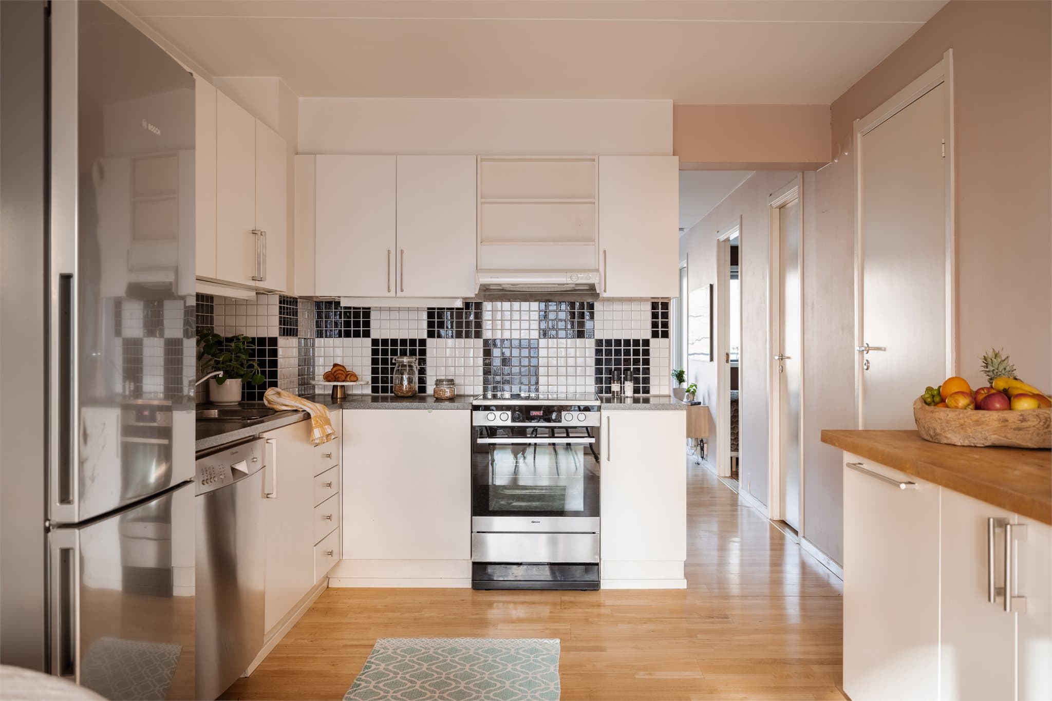 Kjøkkenventilator med mekanisk avtrekk sørger for god utlufting under matlaging.