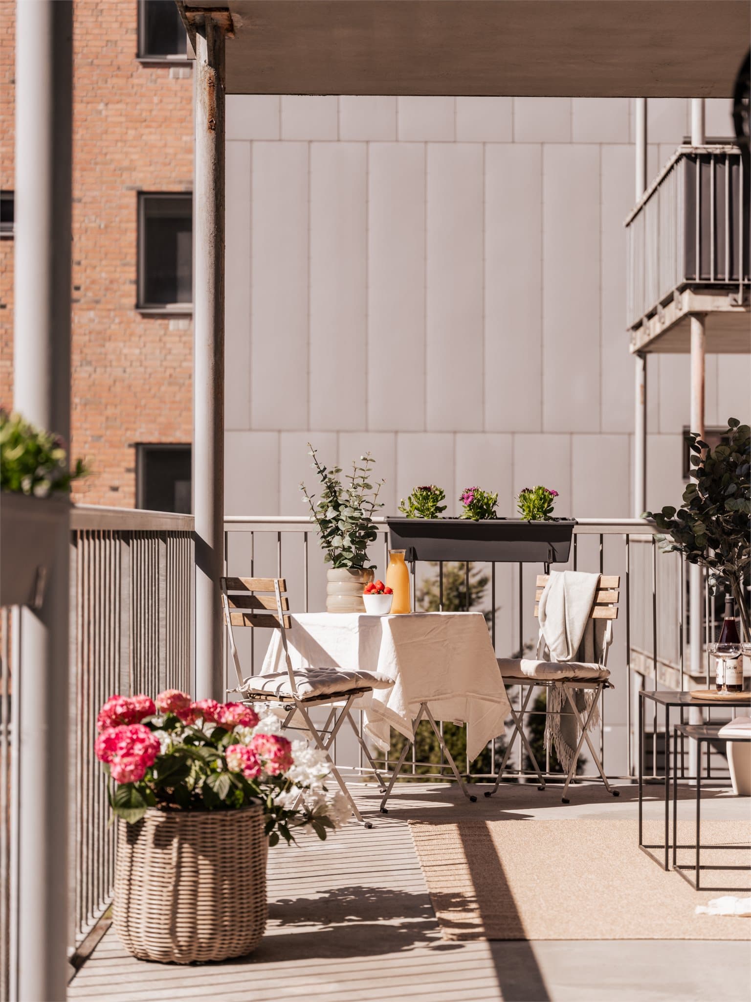 Hva med en grillkveld her i sommer? Det er tillatt så lenge man benytter elektrisk grill eller gassgrill.