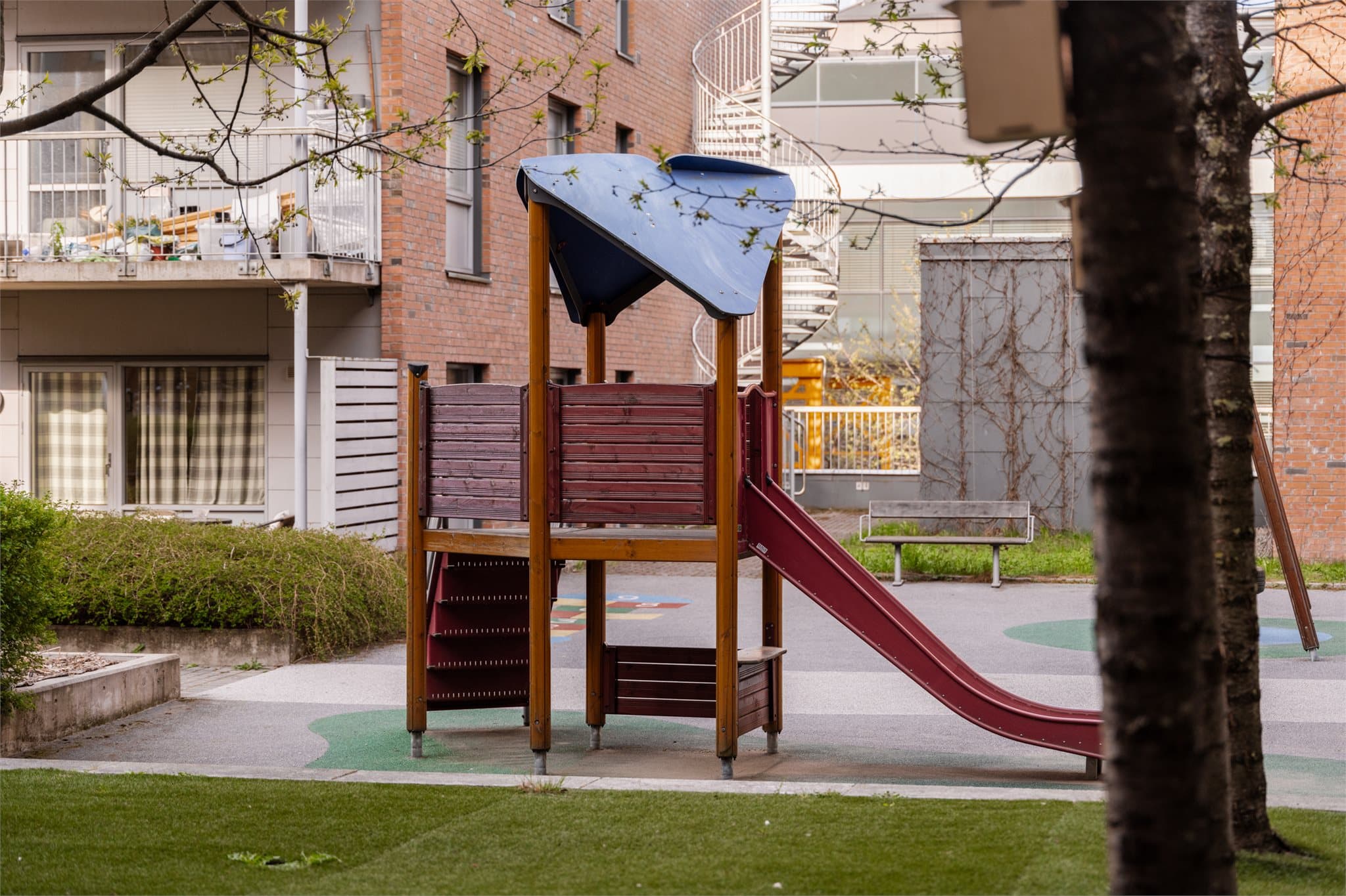 Lekeplassen er barnas favoritt og innbyr til hyggelige treff.