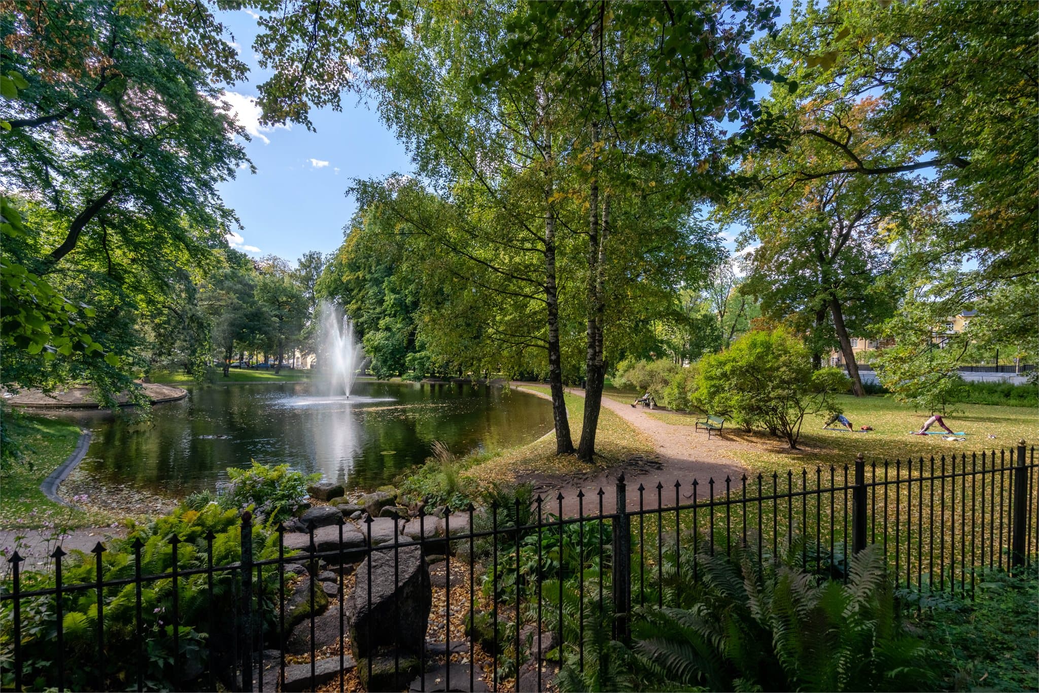 Gode tur- og rekreasjonsmuligheter med gangavstand til bl.a. Slottsparken, Stensparken, Uranienborgparken og Frognerparken.
