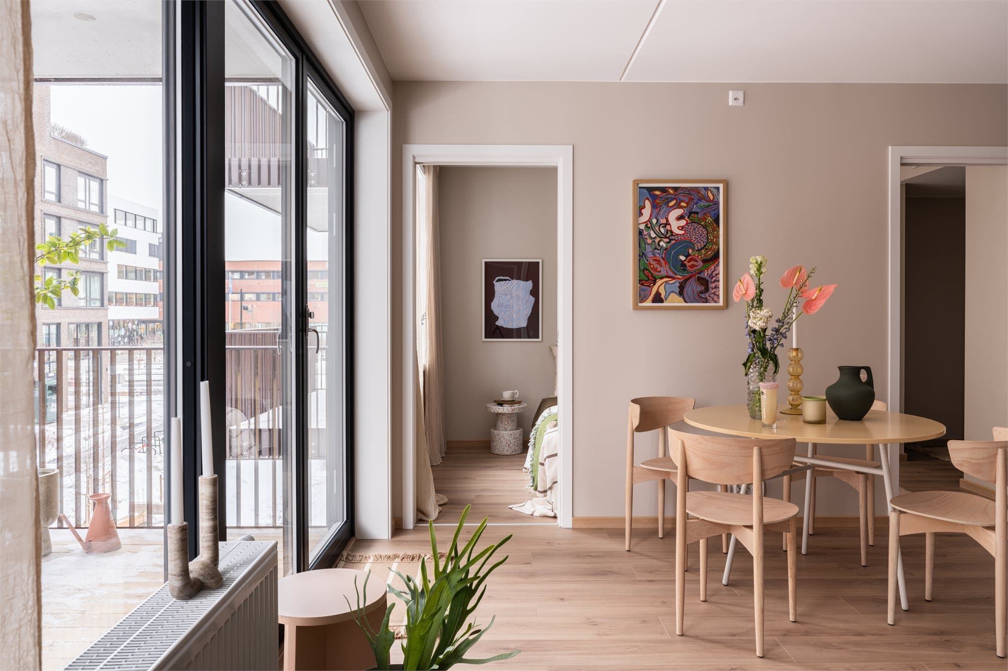 Leiligheten er nyoppført og ble overtatt i slutten av januar 2026 - helt ubebodd og klar for ny eier!