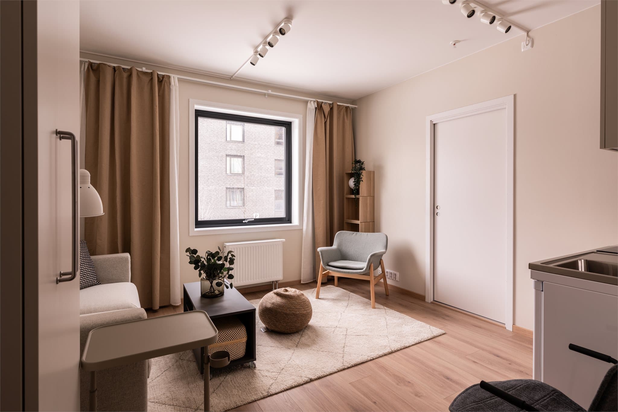 Fellesrommene er tiltenkt hjemmekontor, hobbyrom, møterom og lignende.