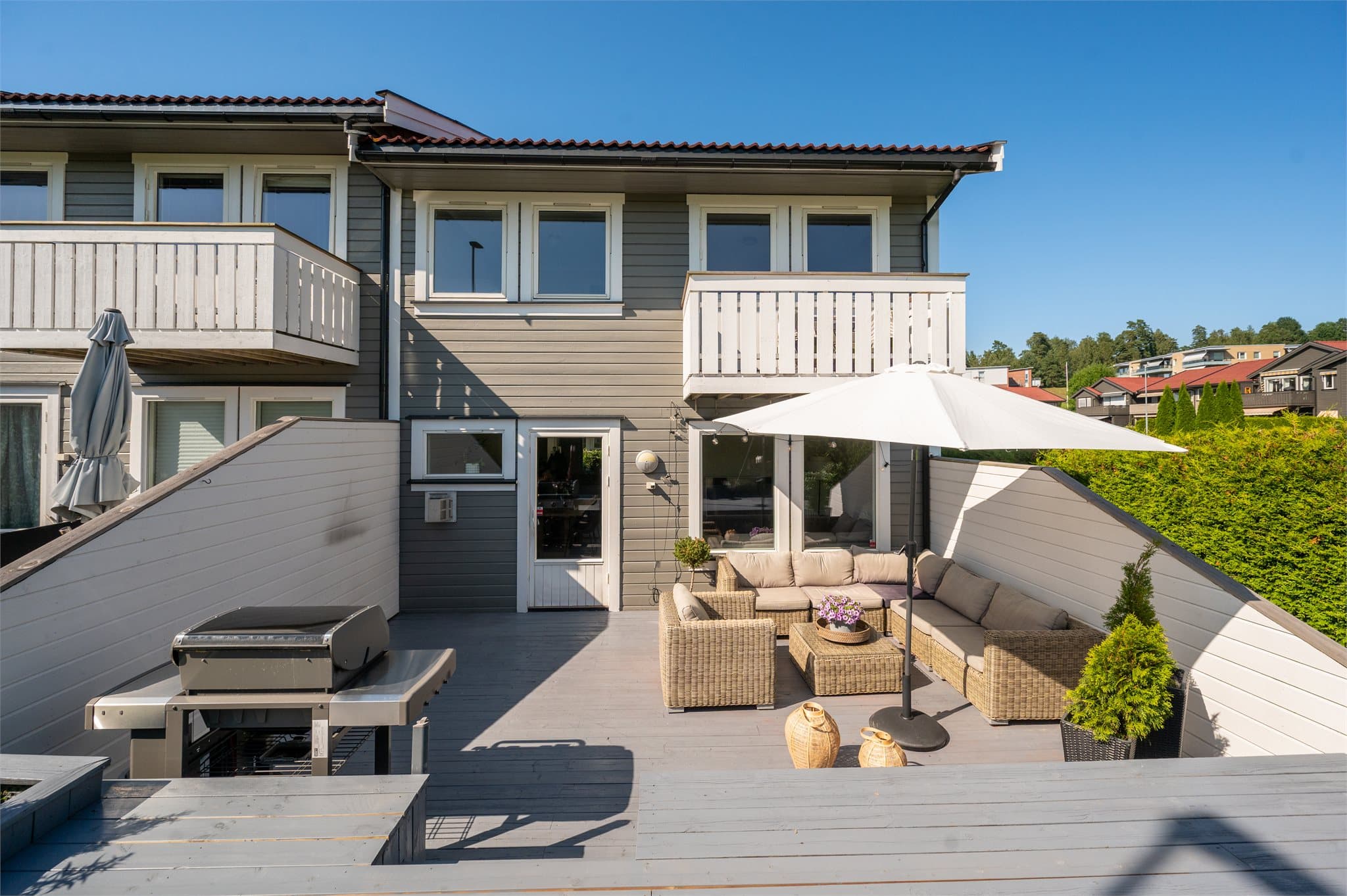 Diskré og frodig skjerming gir en sjelden grad av privatliv i hagen.