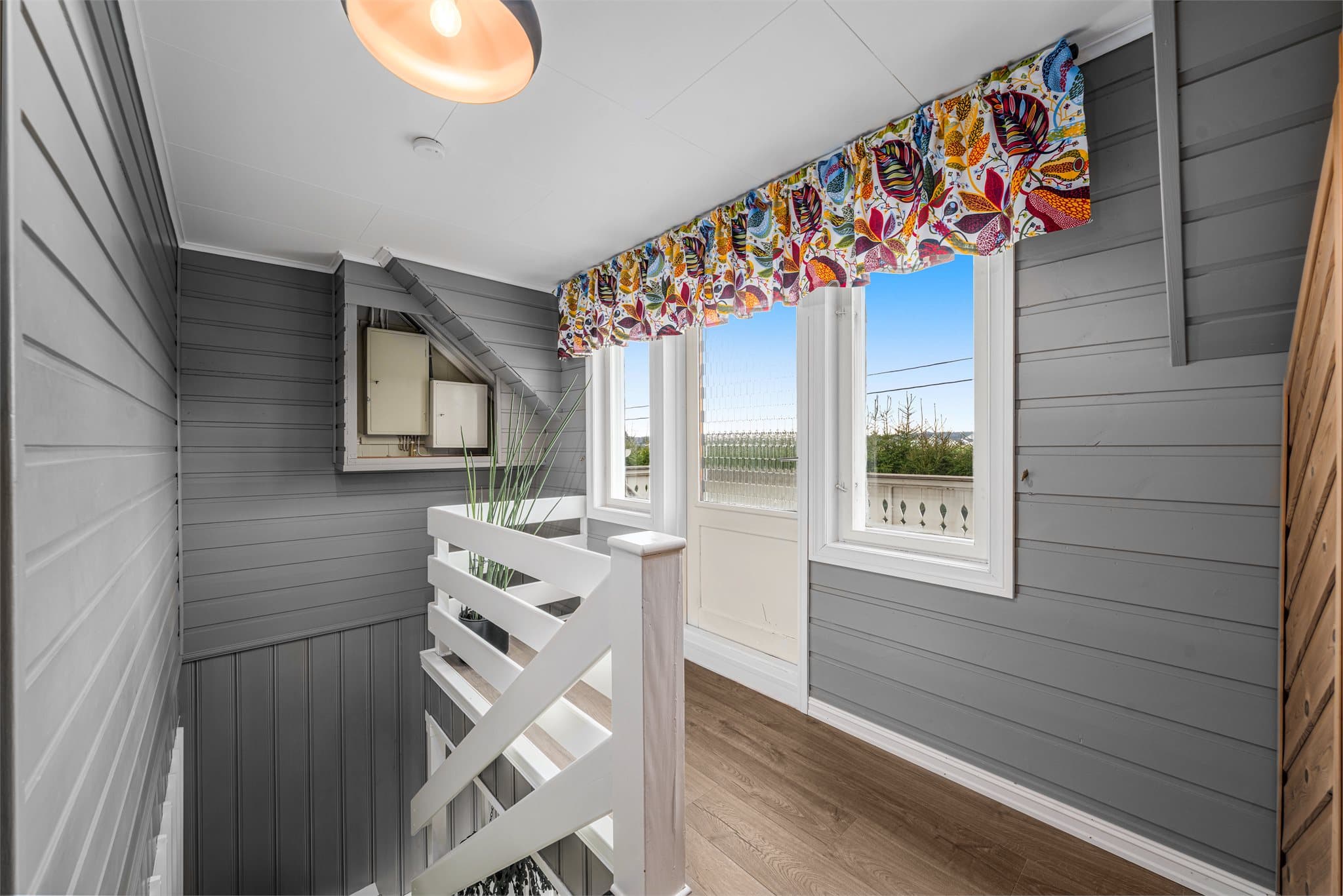 I 2.etasje har man utgang til balkong.