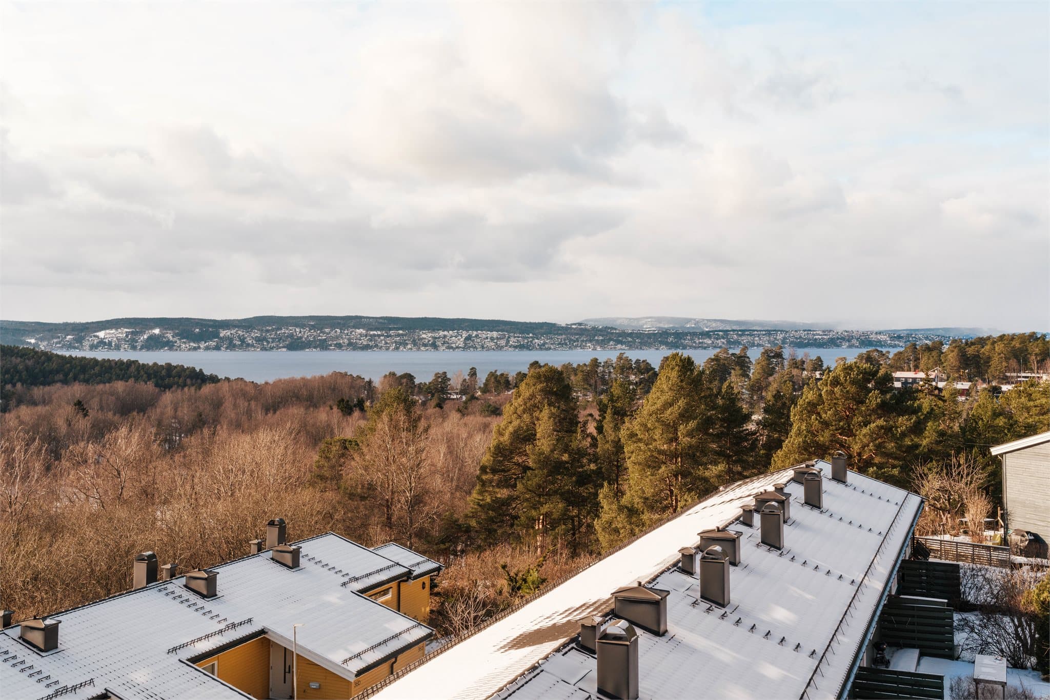 Herlig, vidstrakt utsikt mot blant annet Nesodden og Bunnefjorden.