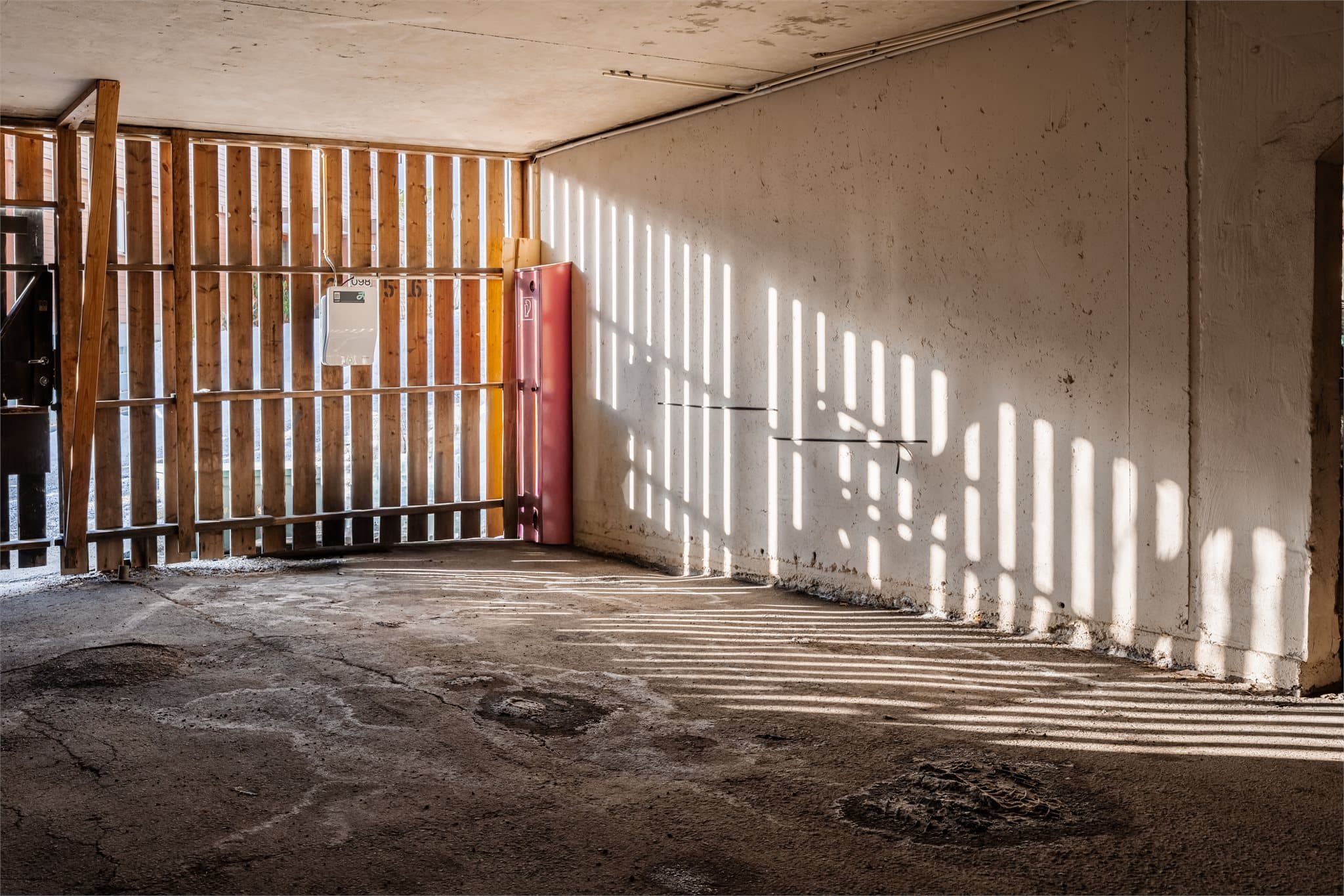 Det er tilgang til parkering i et felles garasjeanlegg.