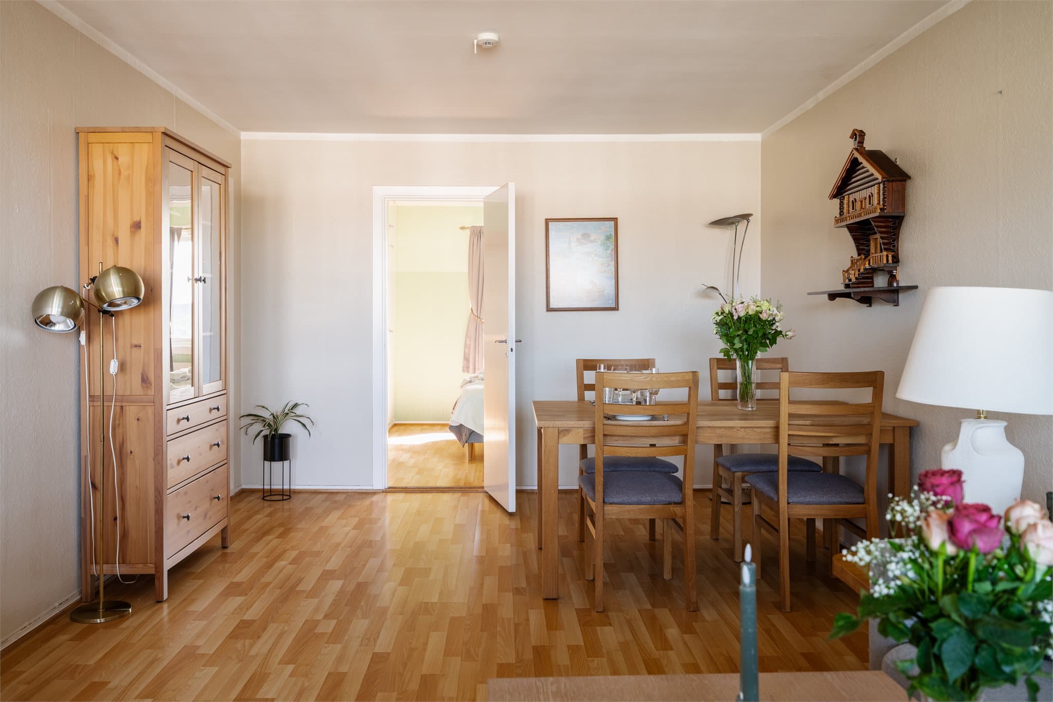 Leiligheten har et moderniseringsbehov, men byr på et godt utgangspunkt for å skape et hjem tilpasset egne ønsker og behov.