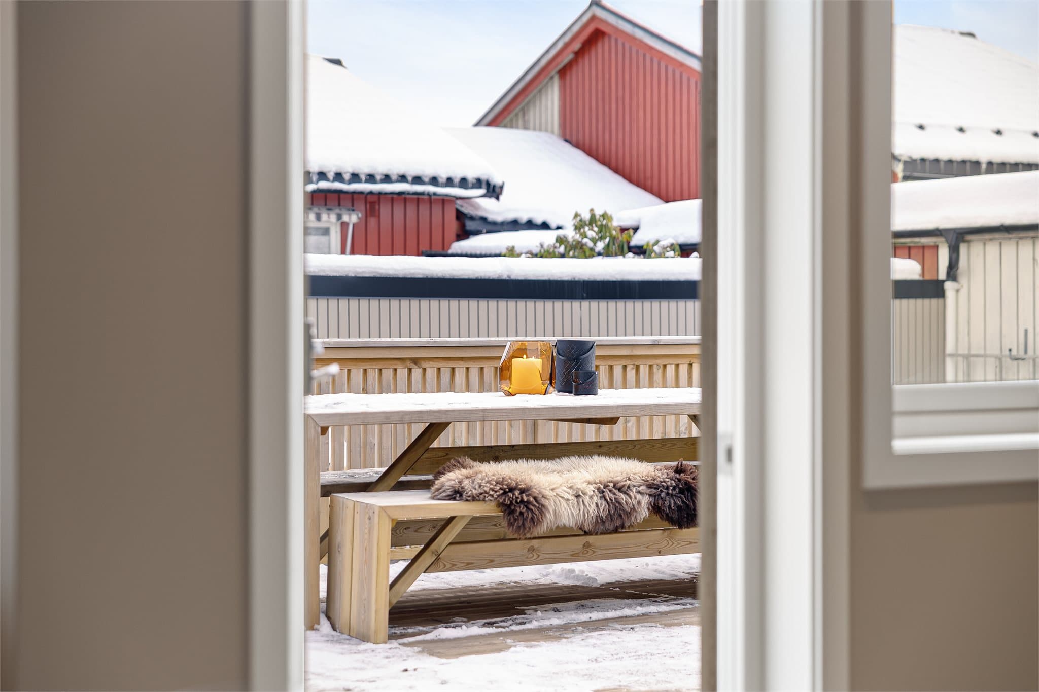 Boligen byr på flere flotte uteområder i ulike soner.