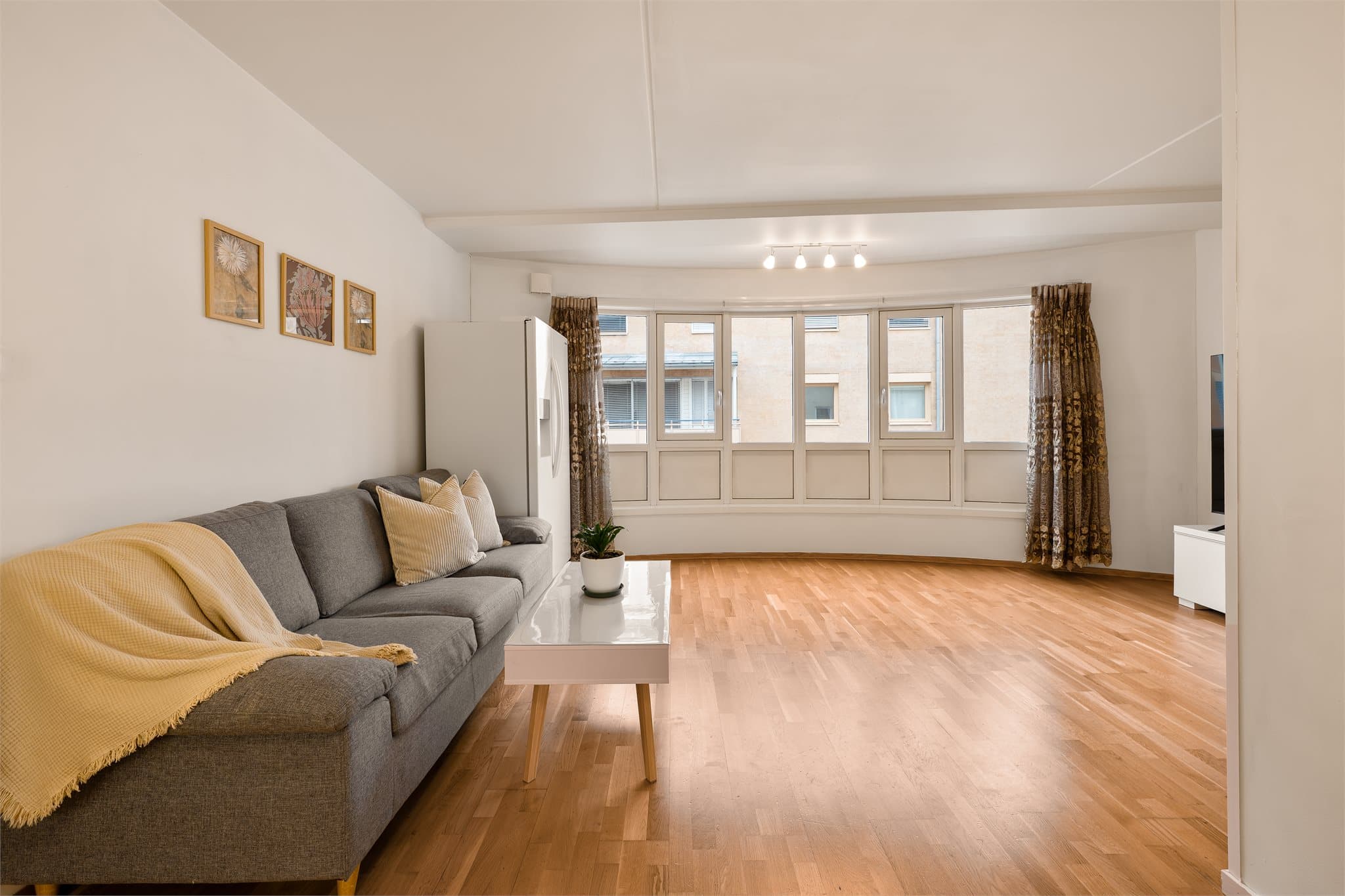 Lys og romslig 2-roms med attraktiv og svært sentral beliggenhet midt i sentrum.