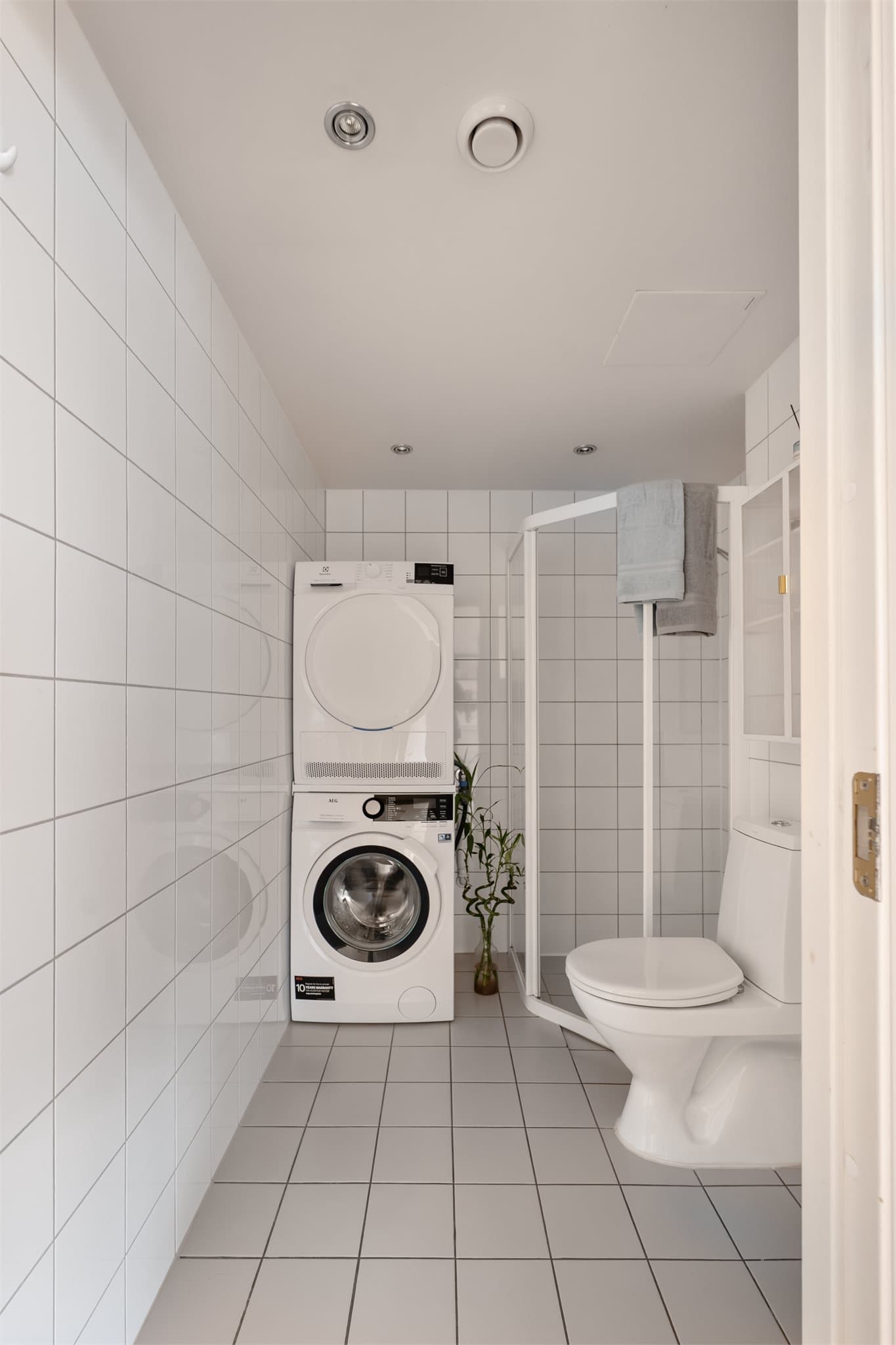 Opplegg for vaskemaskin og tørketrommel.