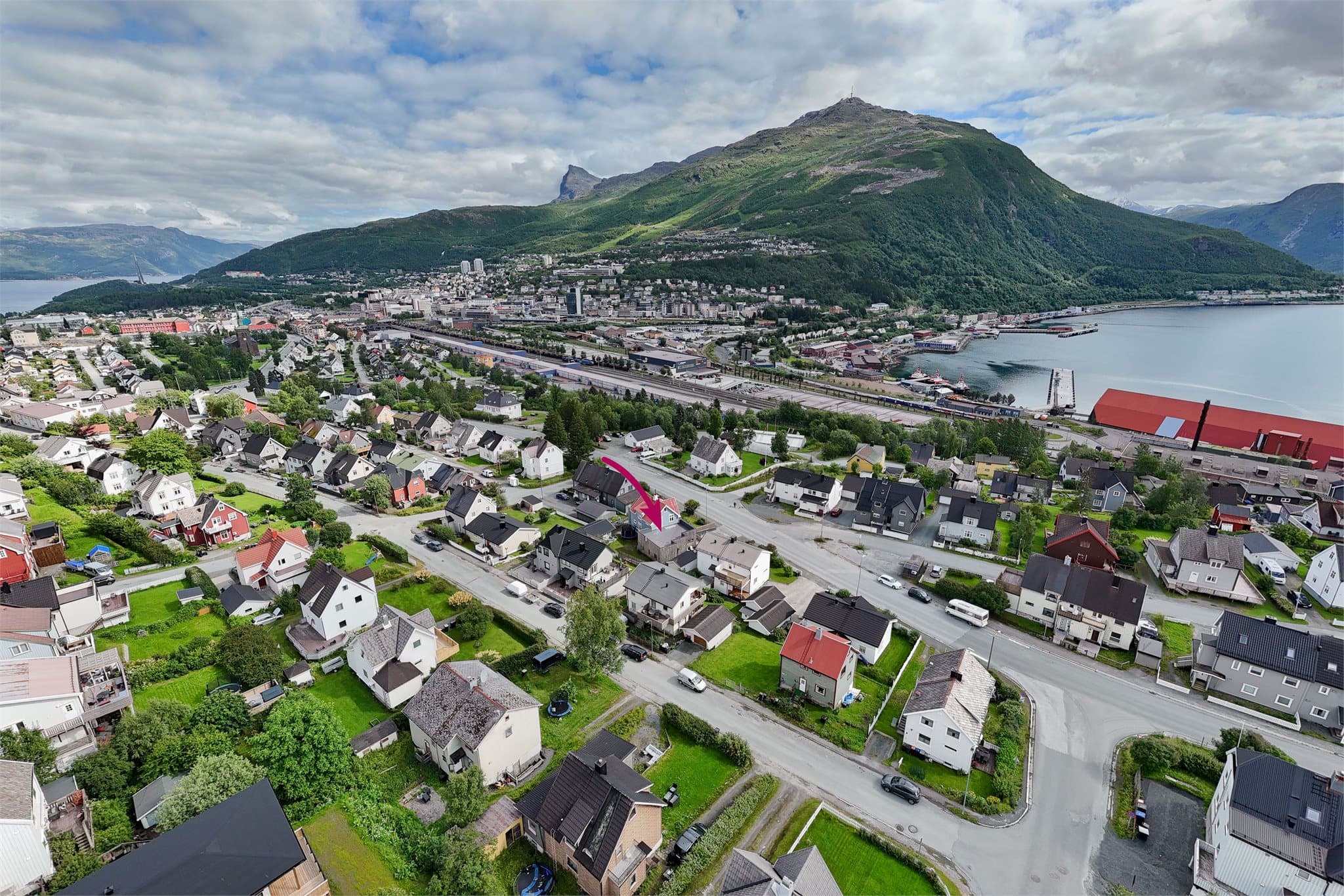 Kort avstand til Narvik sentrum og alle byens fasiliteter.