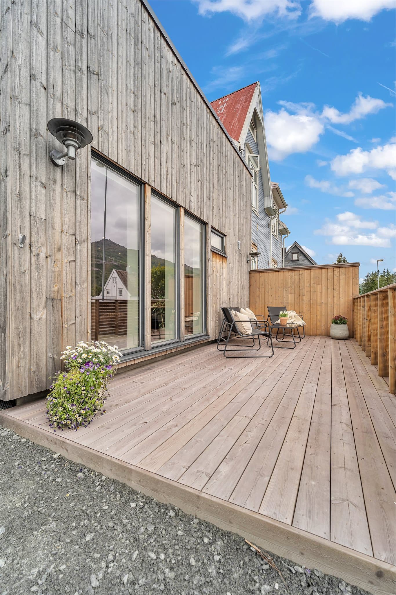 Uteplassen utgjør et areal på 21 m².
