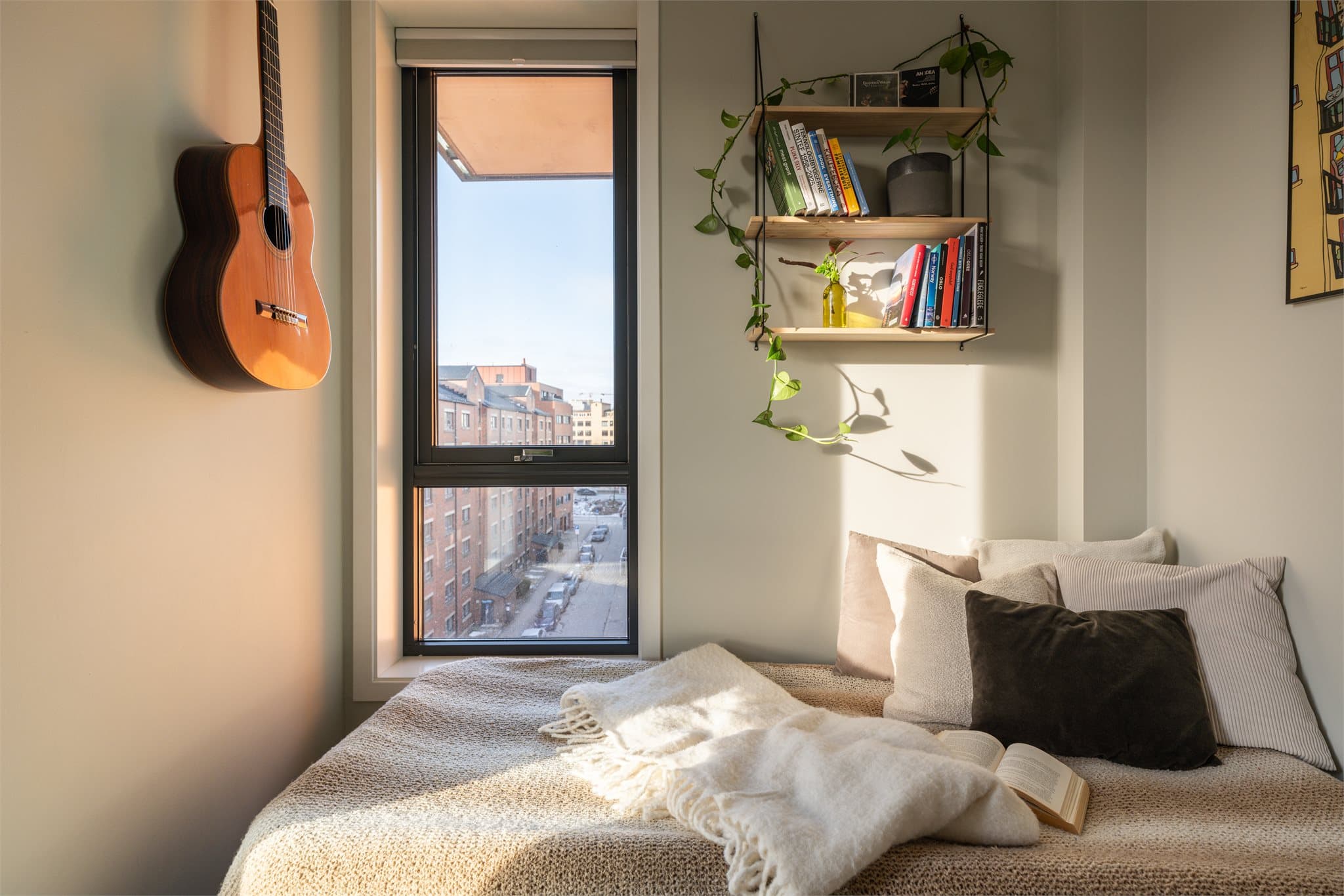 Det andre soverommet er ideelt som barnerom, gjesterom eller kontor.