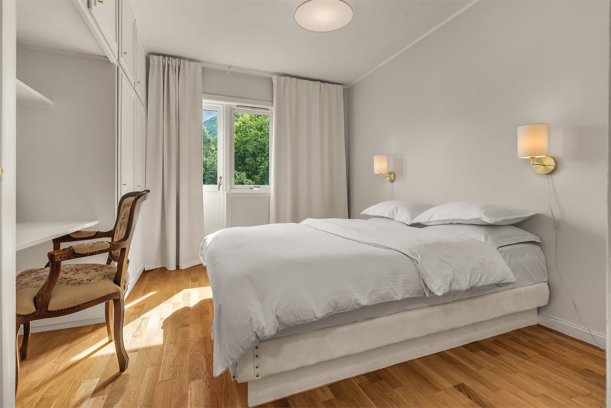 Soverom 1 med adkomst til terrasse