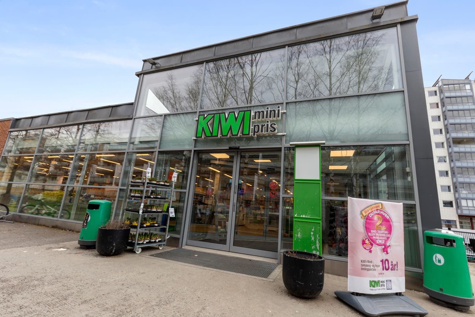 Dagligvarehandelen kan gjøres ved blant annet Kiwi Blystadlia