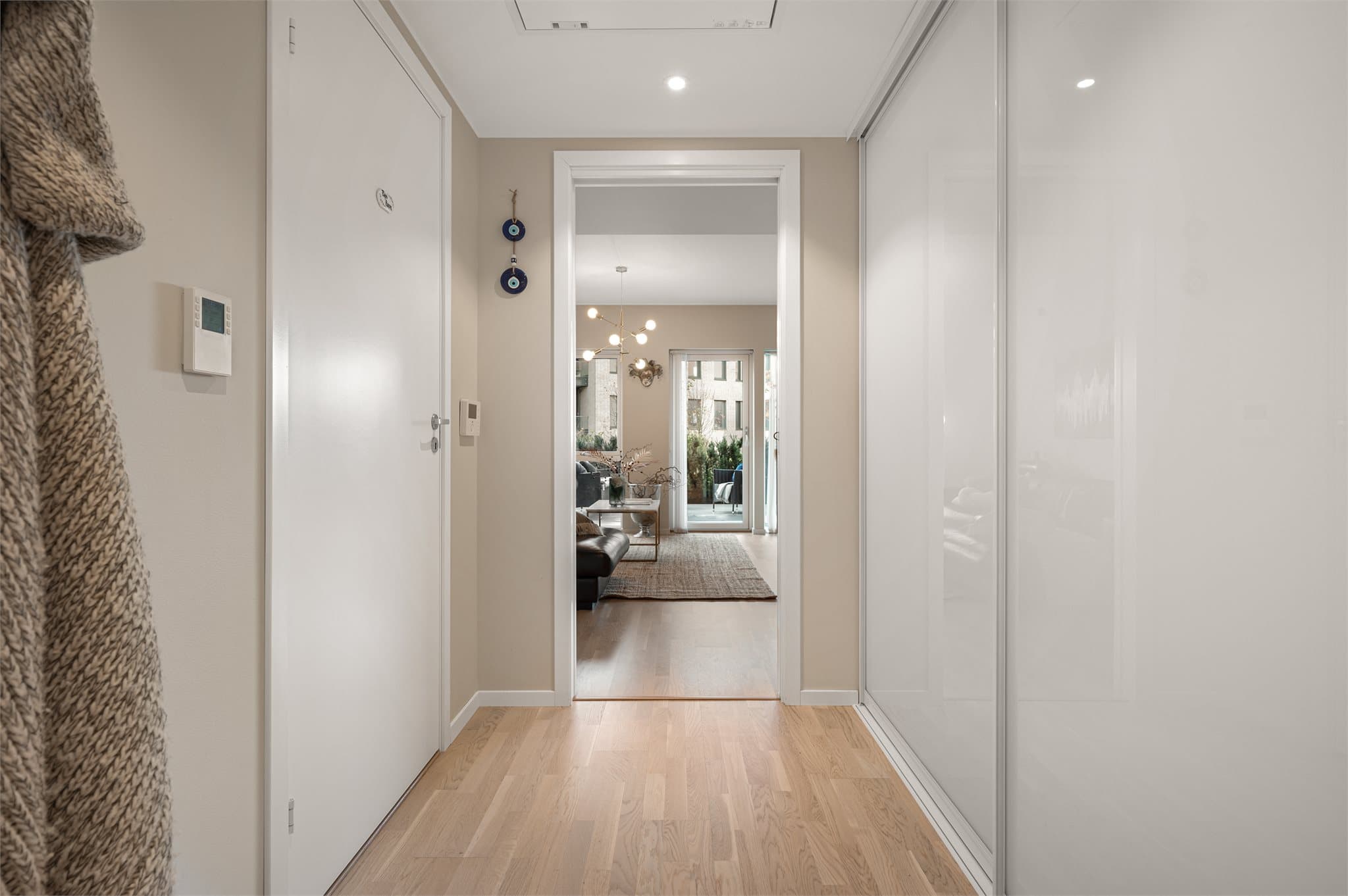 - Gangen er lys og innbydende, og gir et flott og representativt førsteinntrykk av boligen -