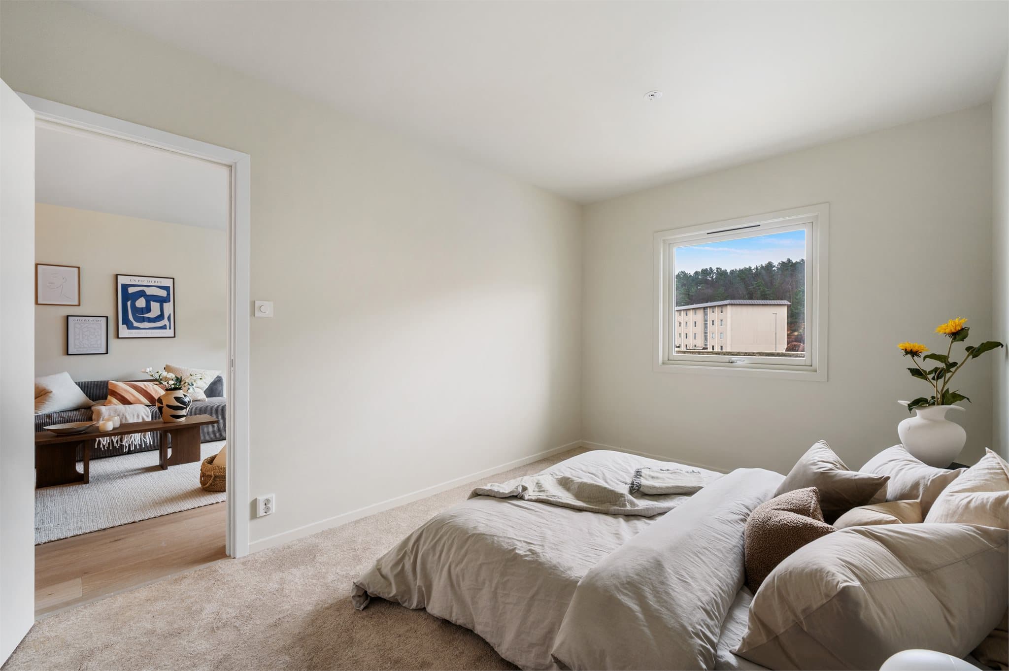 - Alle overflater i leiligheten er nyoppusset og malt -