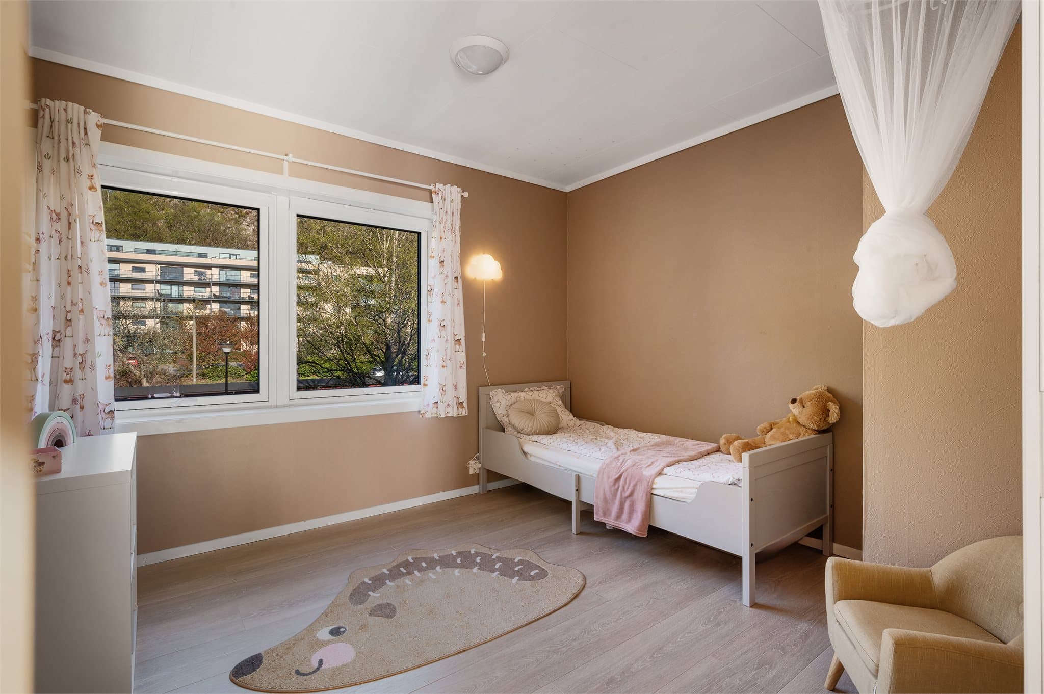 - Andre soverom måler 9,9m² -