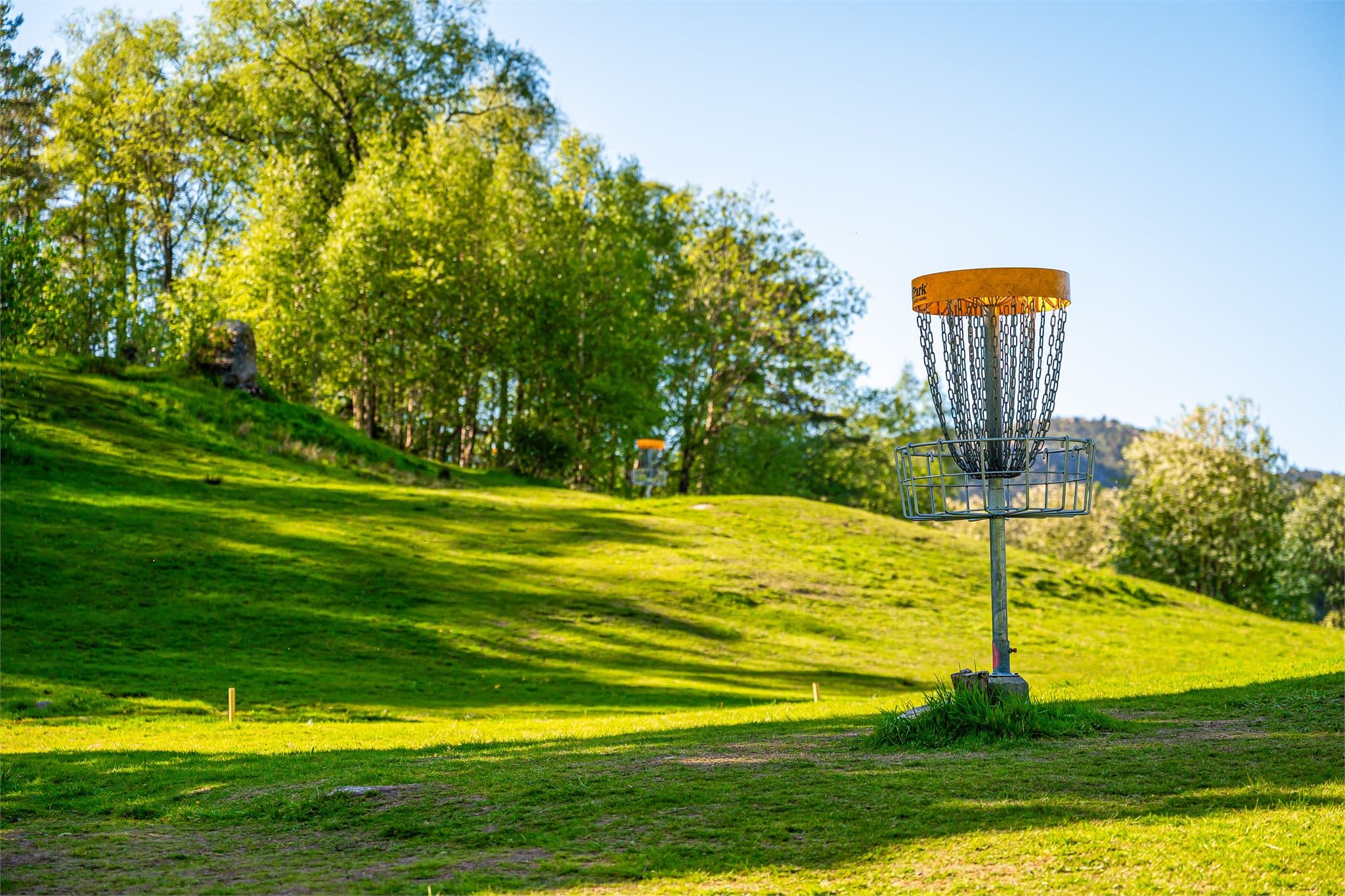 - Lynghaugparken frisbeegolfbane er ikke langt unna. En hyggelig og sosial aktivitet -