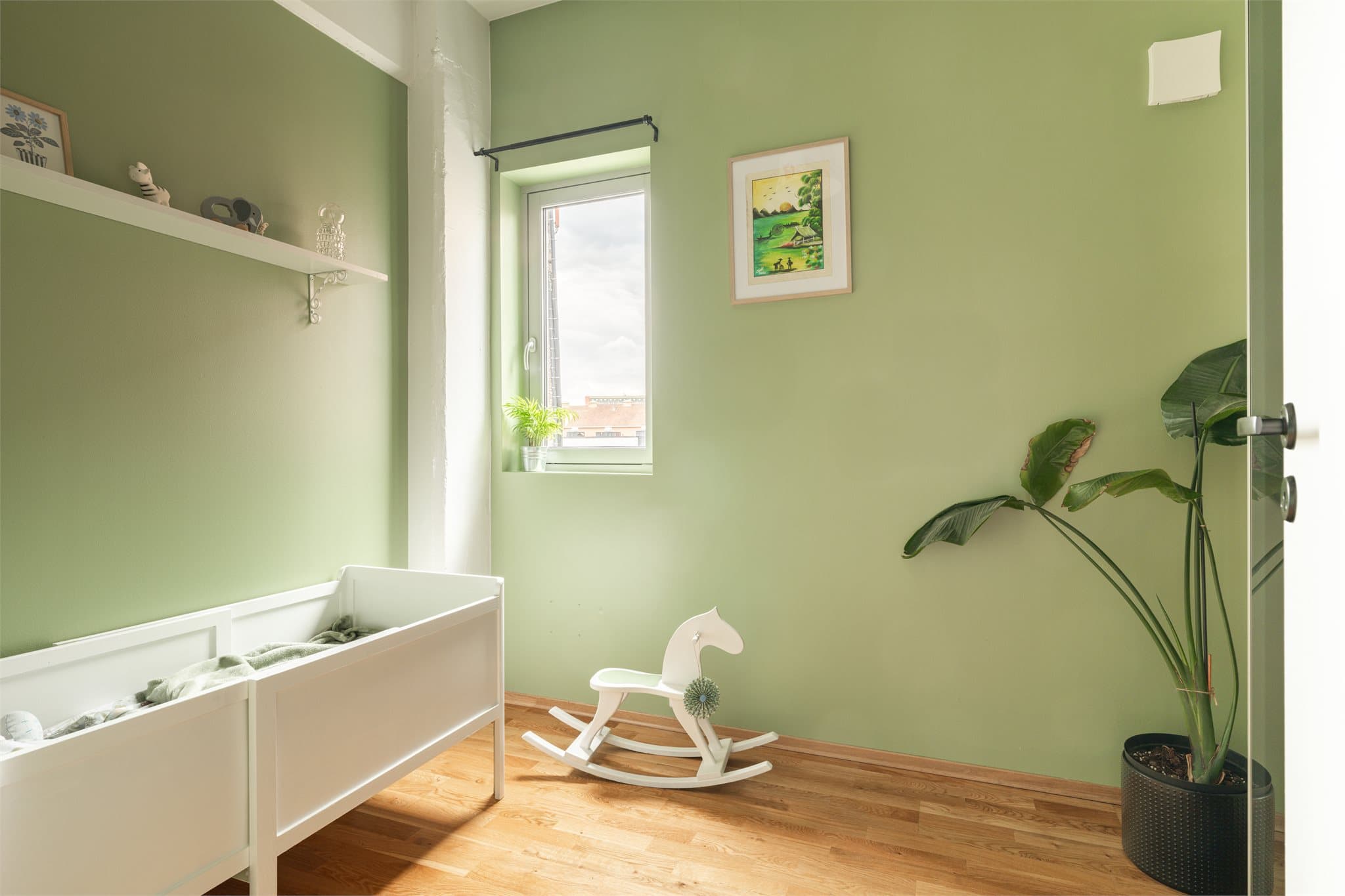 Det andre soverommet har god romfølelse og fleksible møbleringsmuligheter.