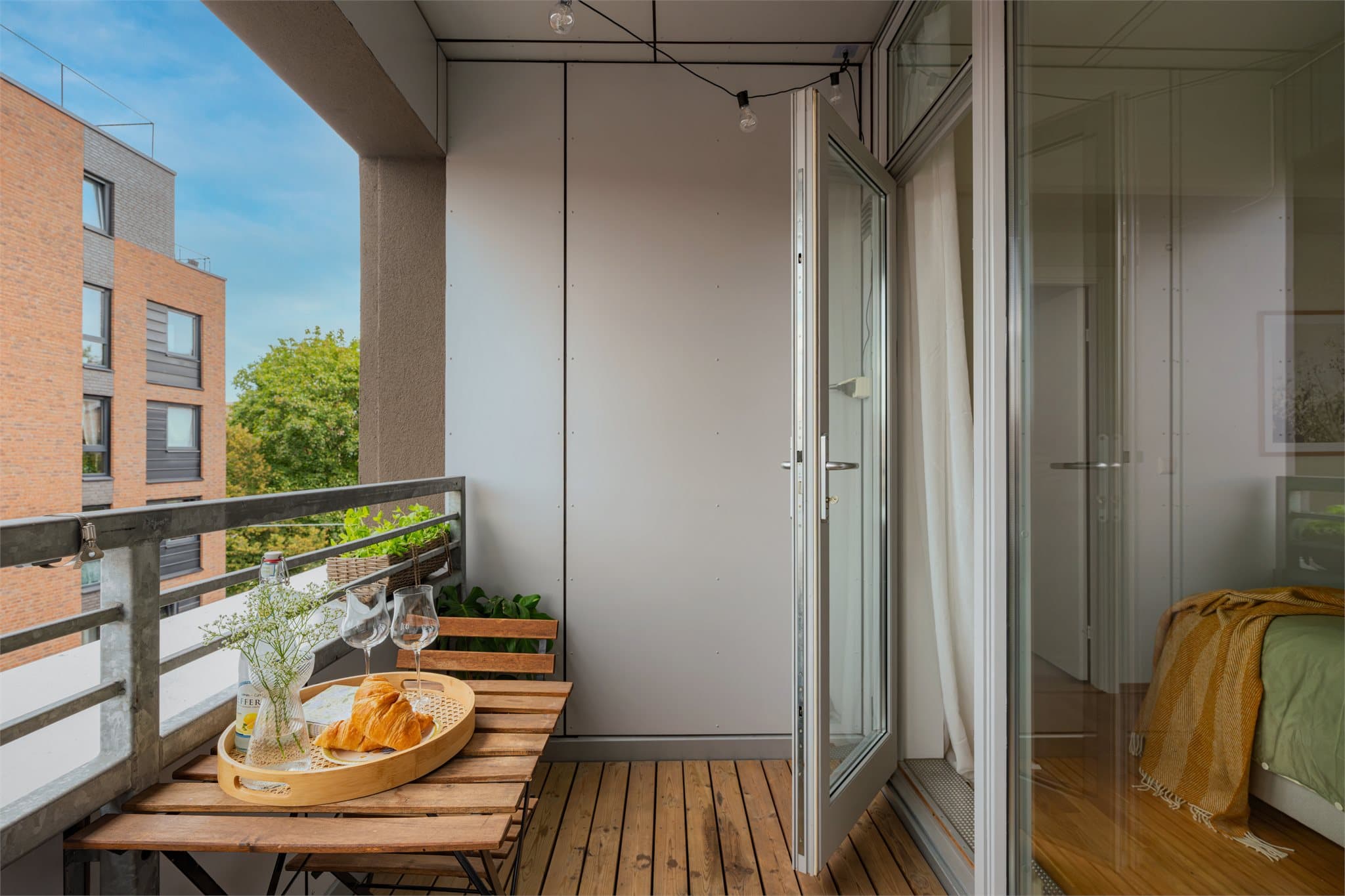 Ca. 4,6 kvm stor balkong.