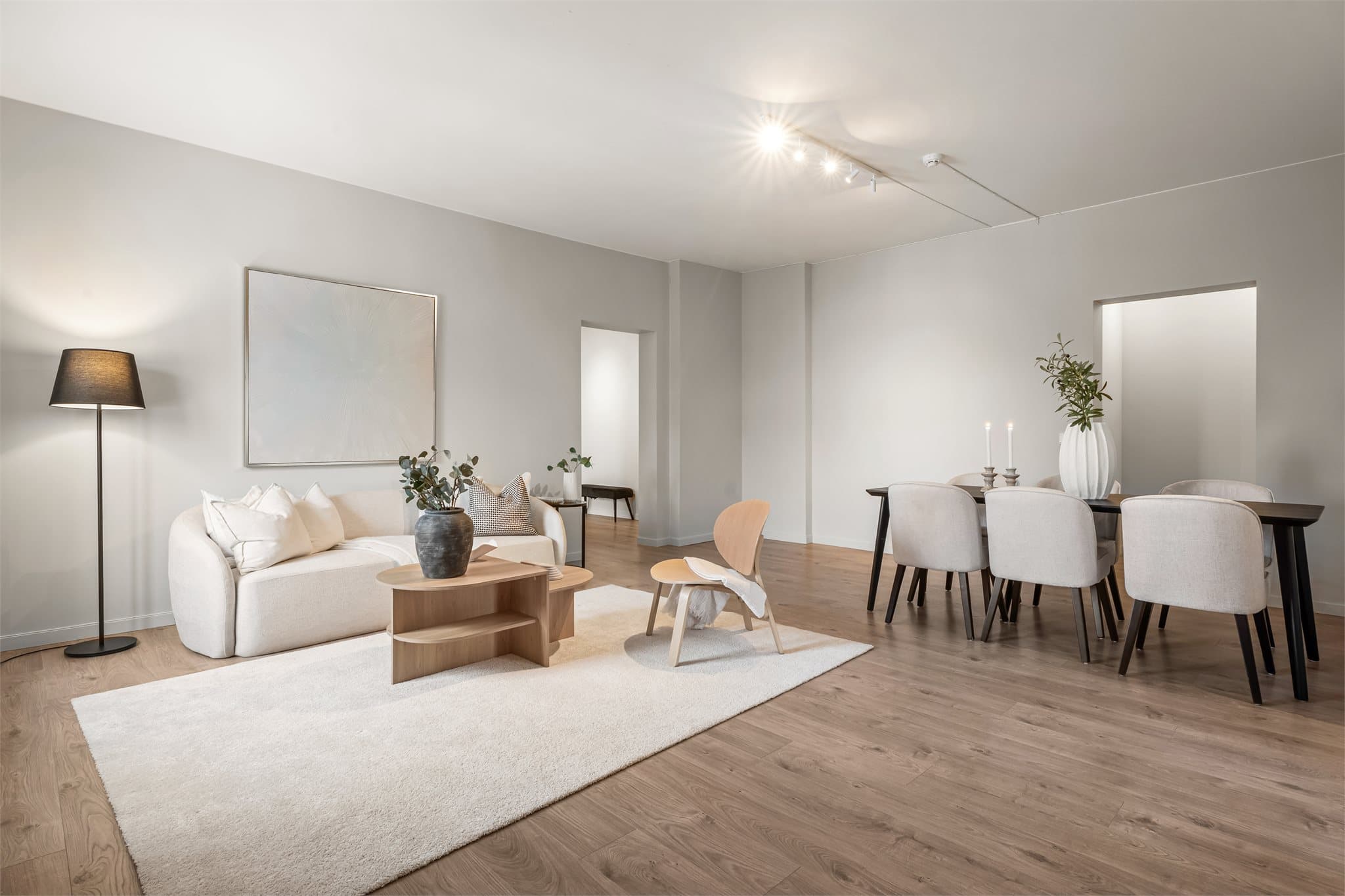 Store, åpne flater med gode møbleringsmuligheter.