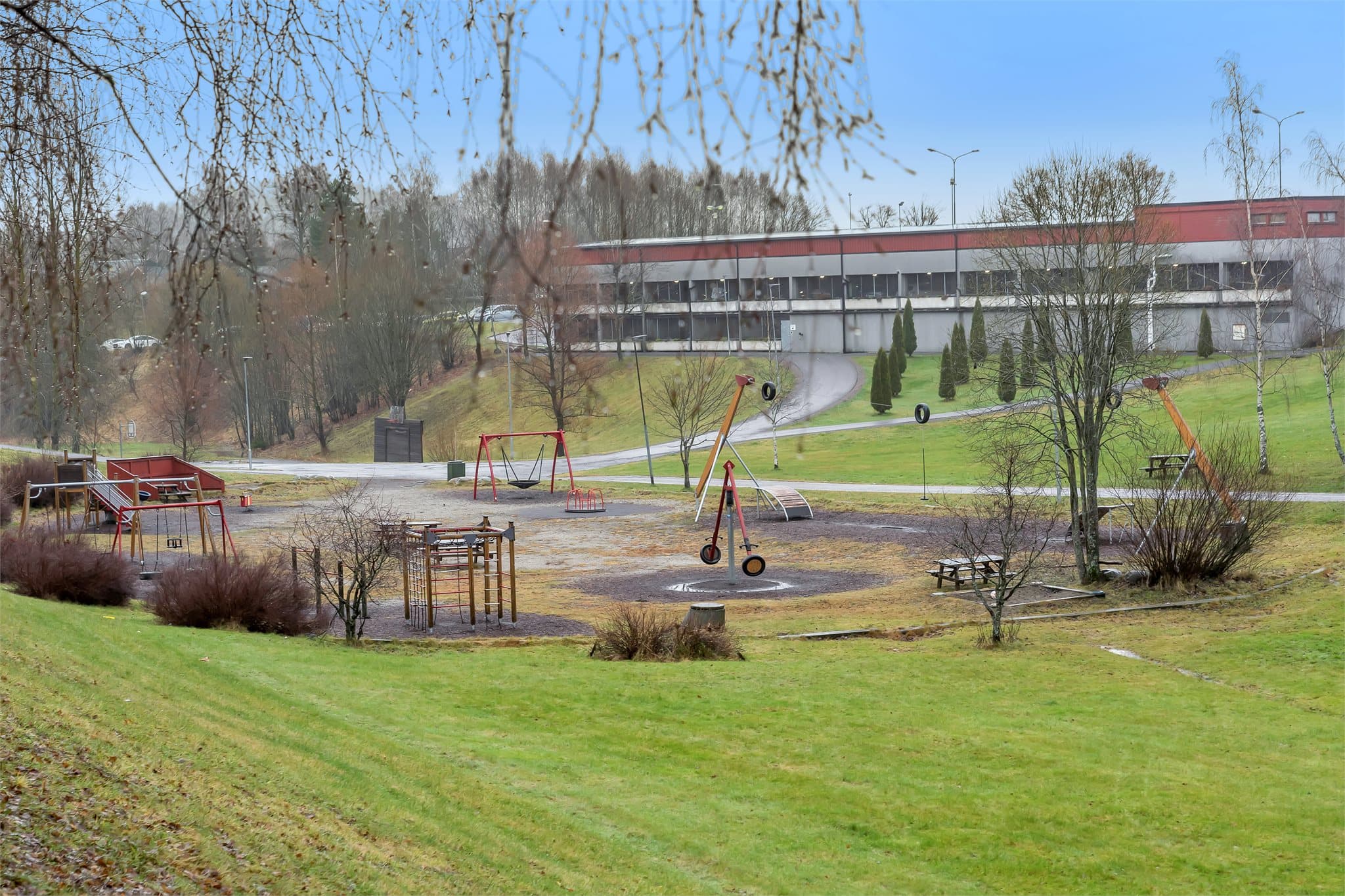 Fine turmuligheter og lekeplasser i området.