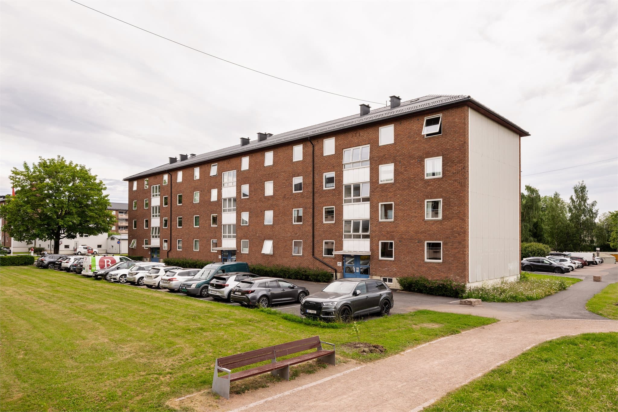 Parkering på borettslagets område etter førstemann-til-mølla-prinsippet.