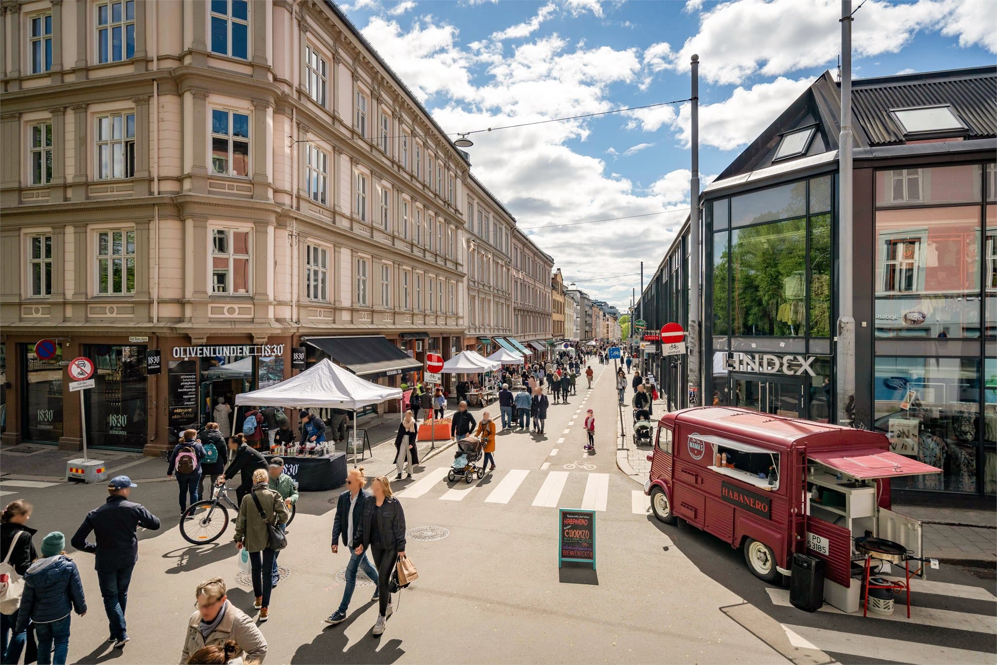 Beliggenheten ved Pilestredet Park er sentral og urban, med et rikt utvalg av handlegater, spisesteder og servicetilbud i umiddelbar nærhet. Foto fra Markveien.