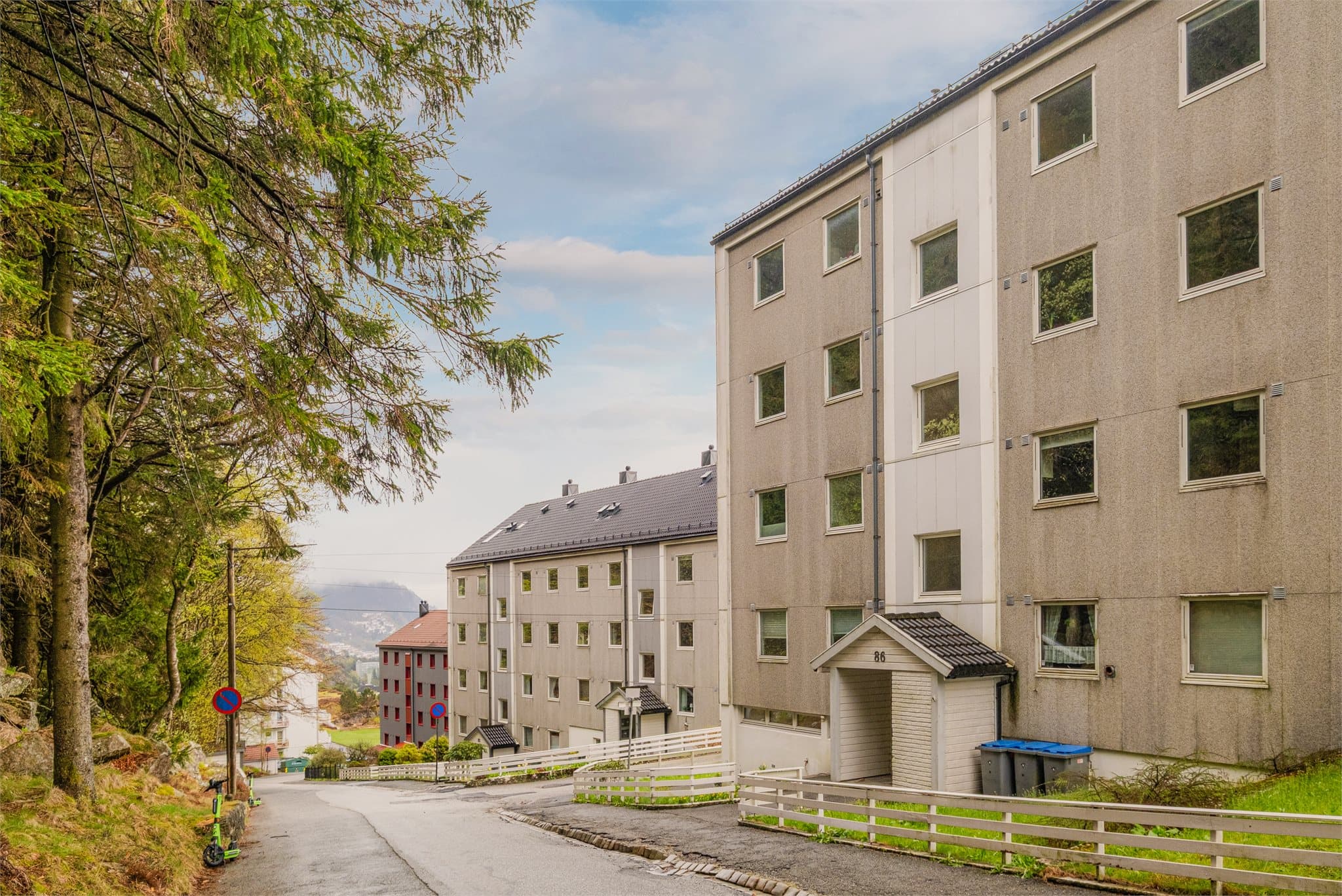 - Her bosetter du deg i lekre omgivelser med nærhet til både sjø, natur og det meste en skulle behøve i hverdagen -