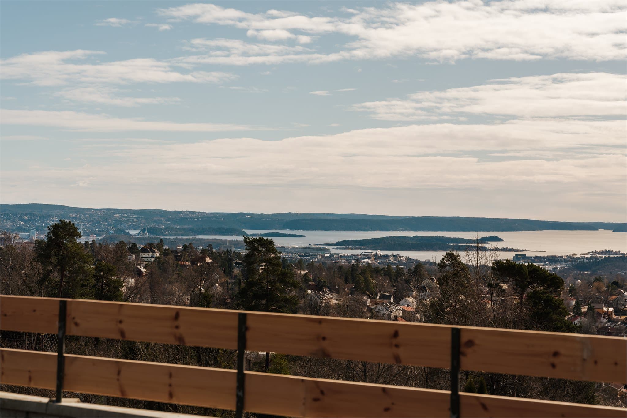 Takterrassen har fantastisk utsikt over Oslo og fjorden.
