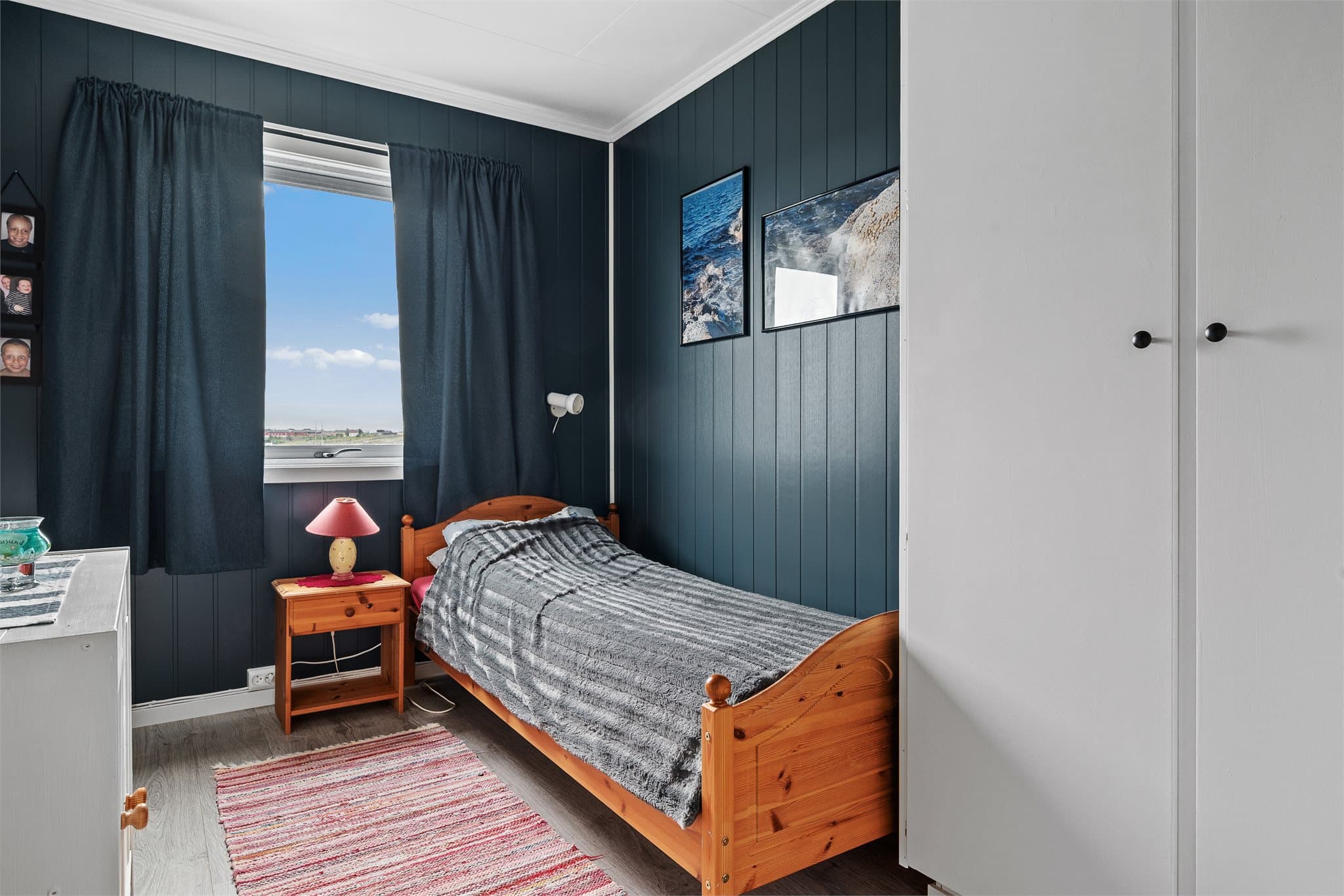 Boligen har fem soverom med gode størrelser og fleksible bruksmuligheter.