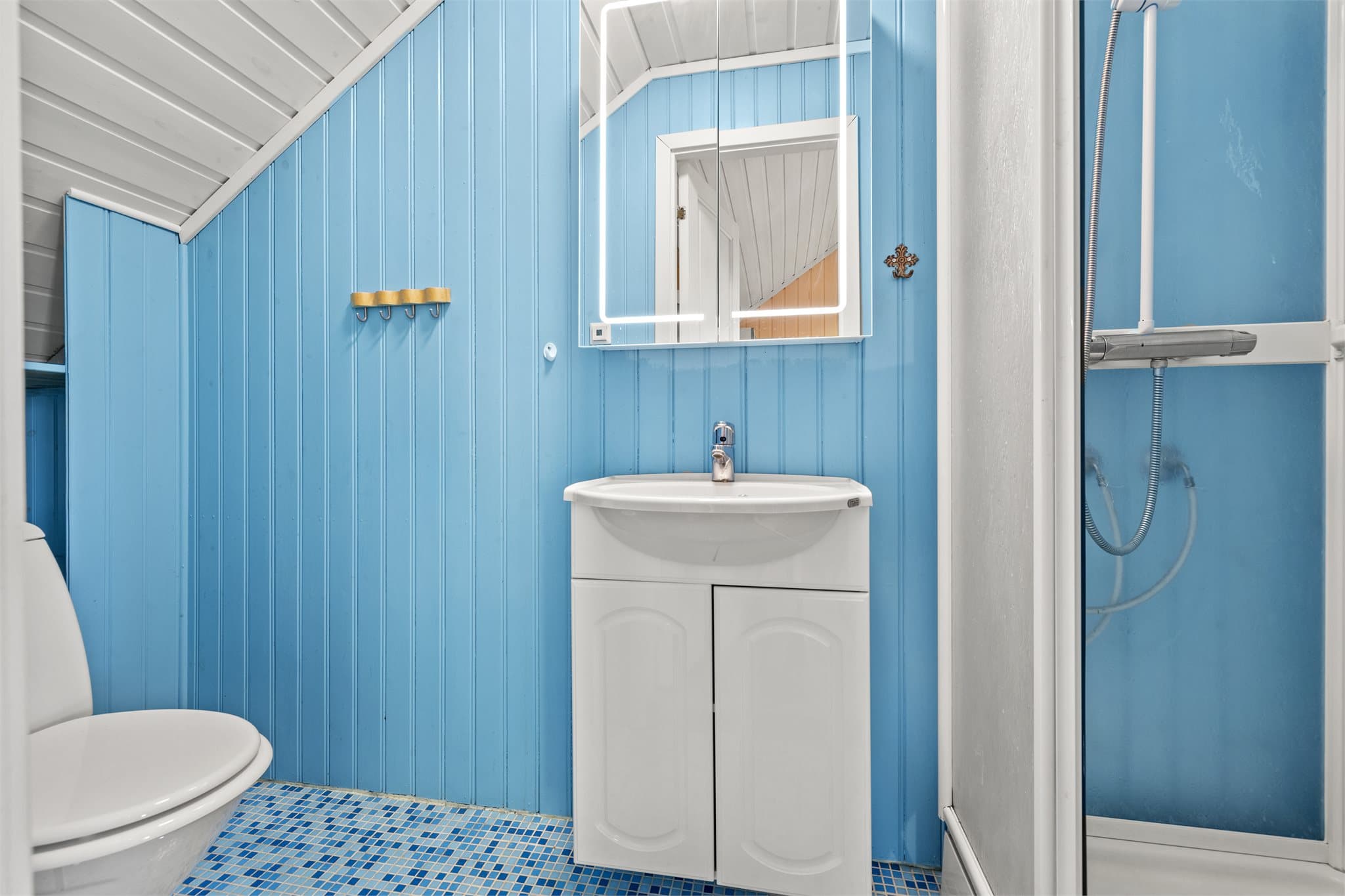 Bad i begge etasjer gir ekstra komfort