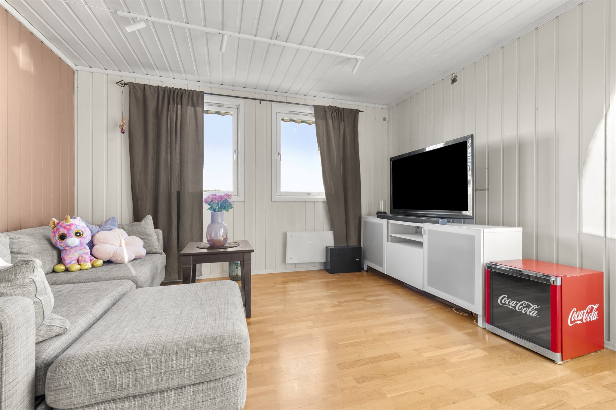 Romslig loftsstue - ideell som TV-stue eller ungdomssone