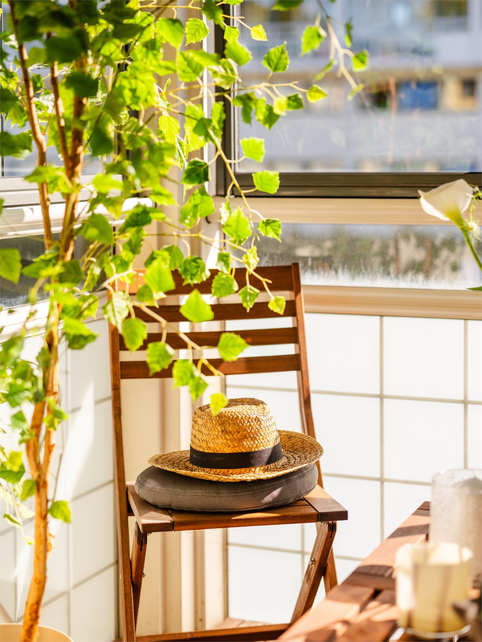 Her kan du nyte kaffekoppen i fredelige omgivelser.