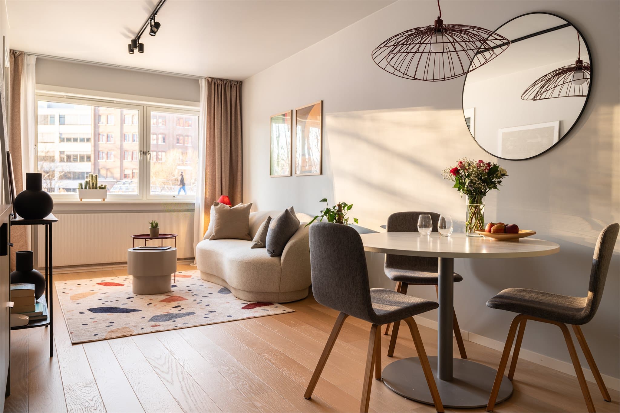 Milad Alexander Sabori v/ Emera Eiendomsmegling ønsker velkommen til Thorvald Meyers gate 5.