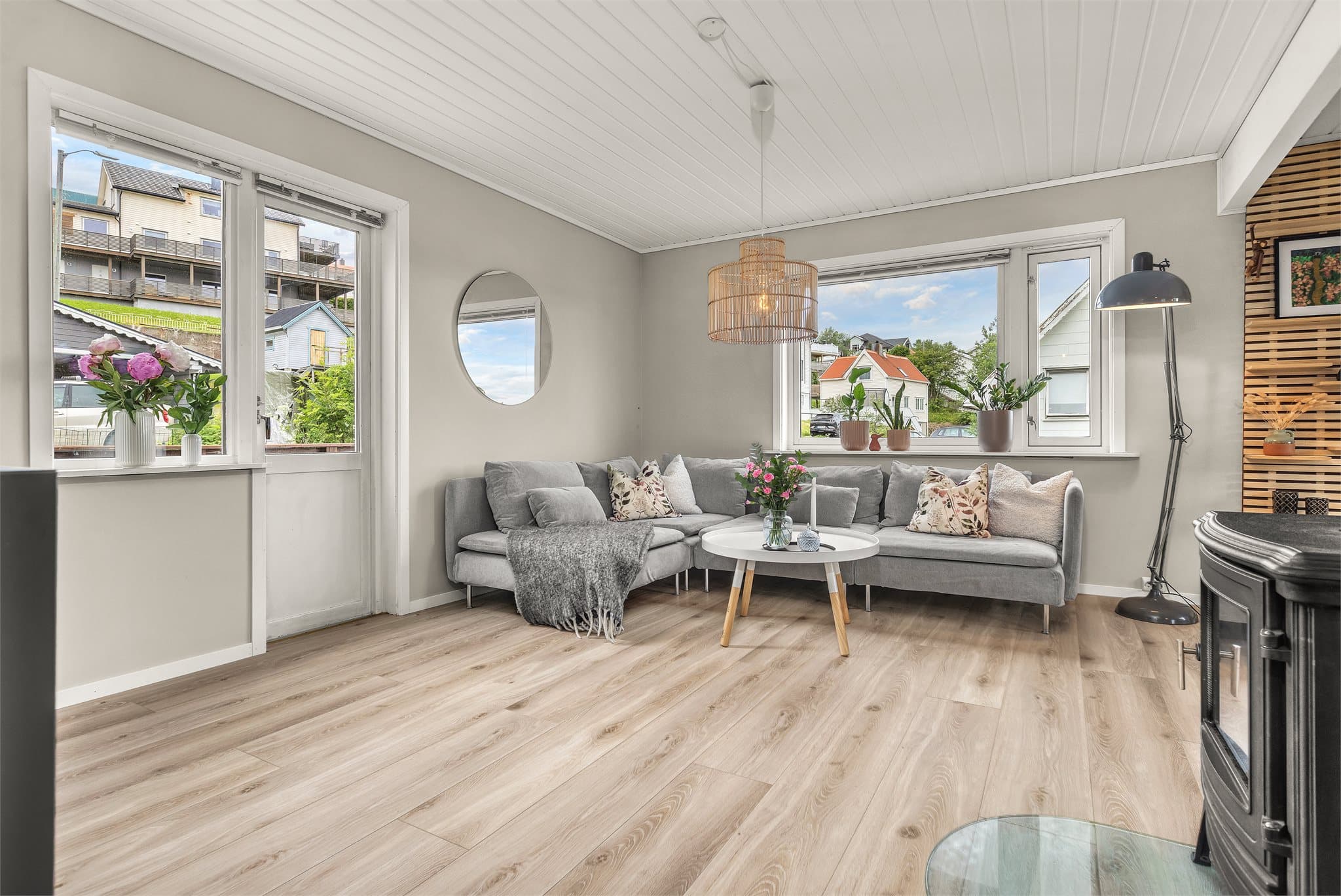 Stuen oppleves lys og trivelig