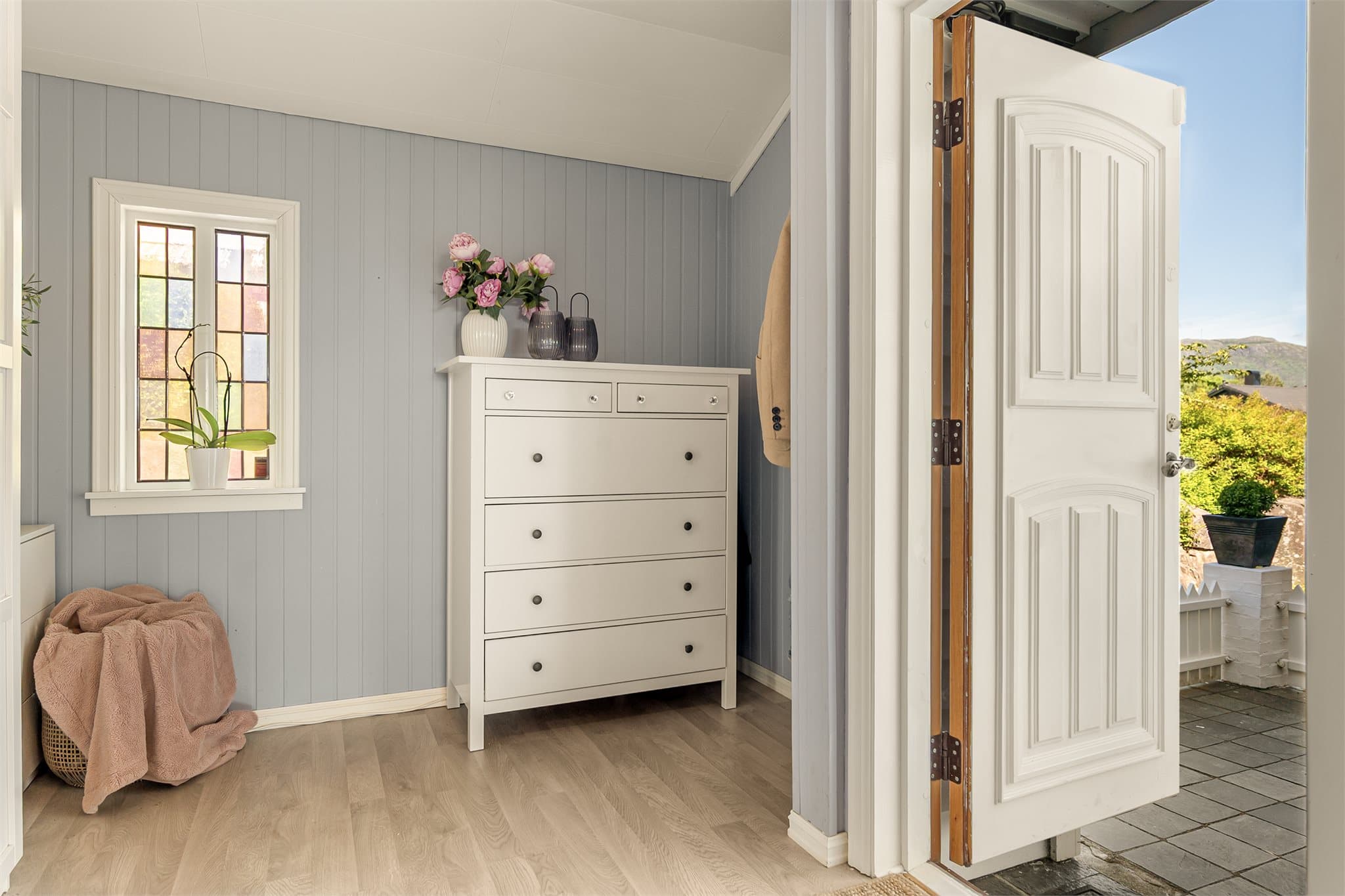 - Entréen måler 7,7m² -