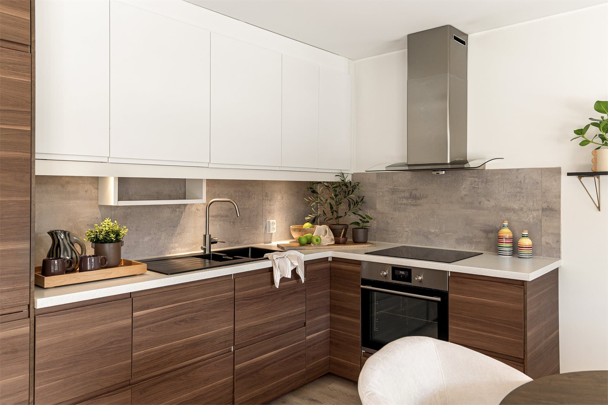 - Ny eier får gleden av integrert stekeovn, platetopp, oppvaskmaskin og kjøl/frys -